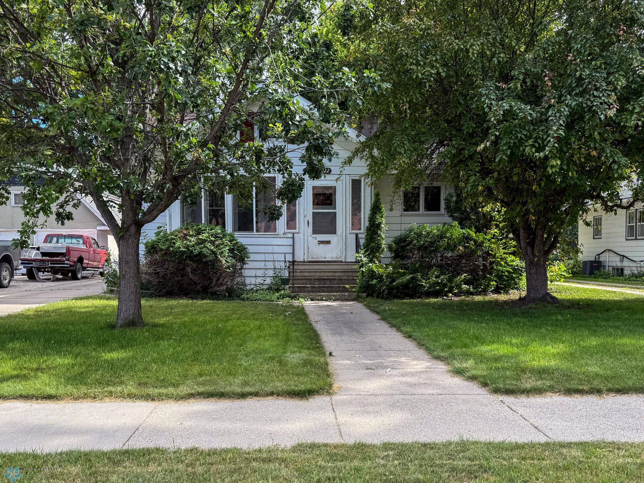 1322 9th AVE S, Fargo, ND 58103