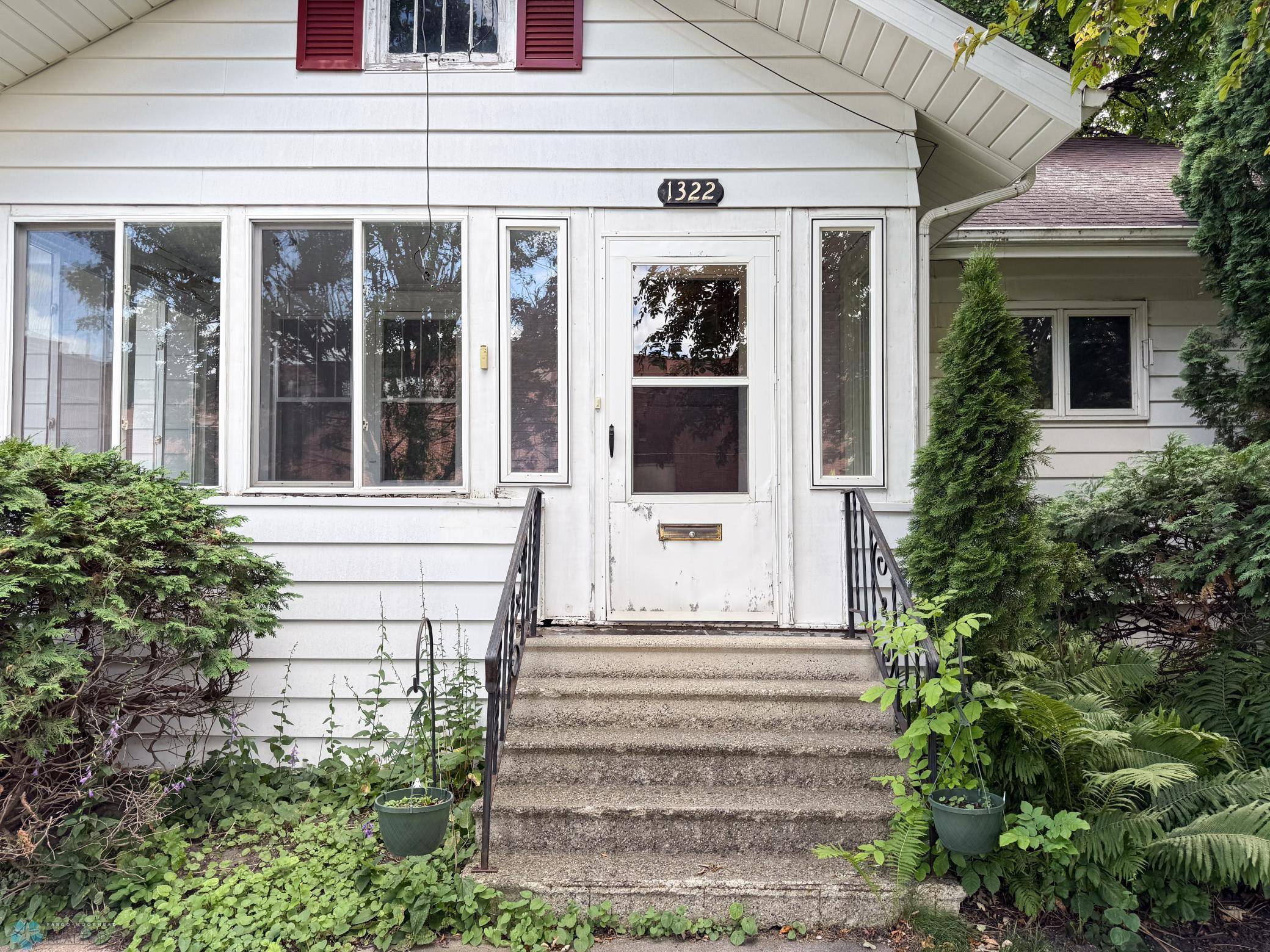 1322 9th AVE S, Fargo, ND 58103