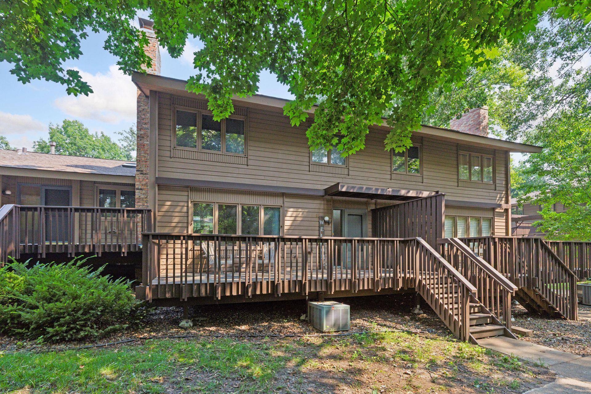 81 Birnamwood DR, Burnsville, MN 55337