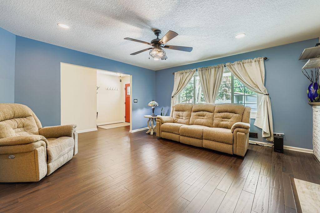 10215 Union Terrace LN N, Maple Grove, MN 55369