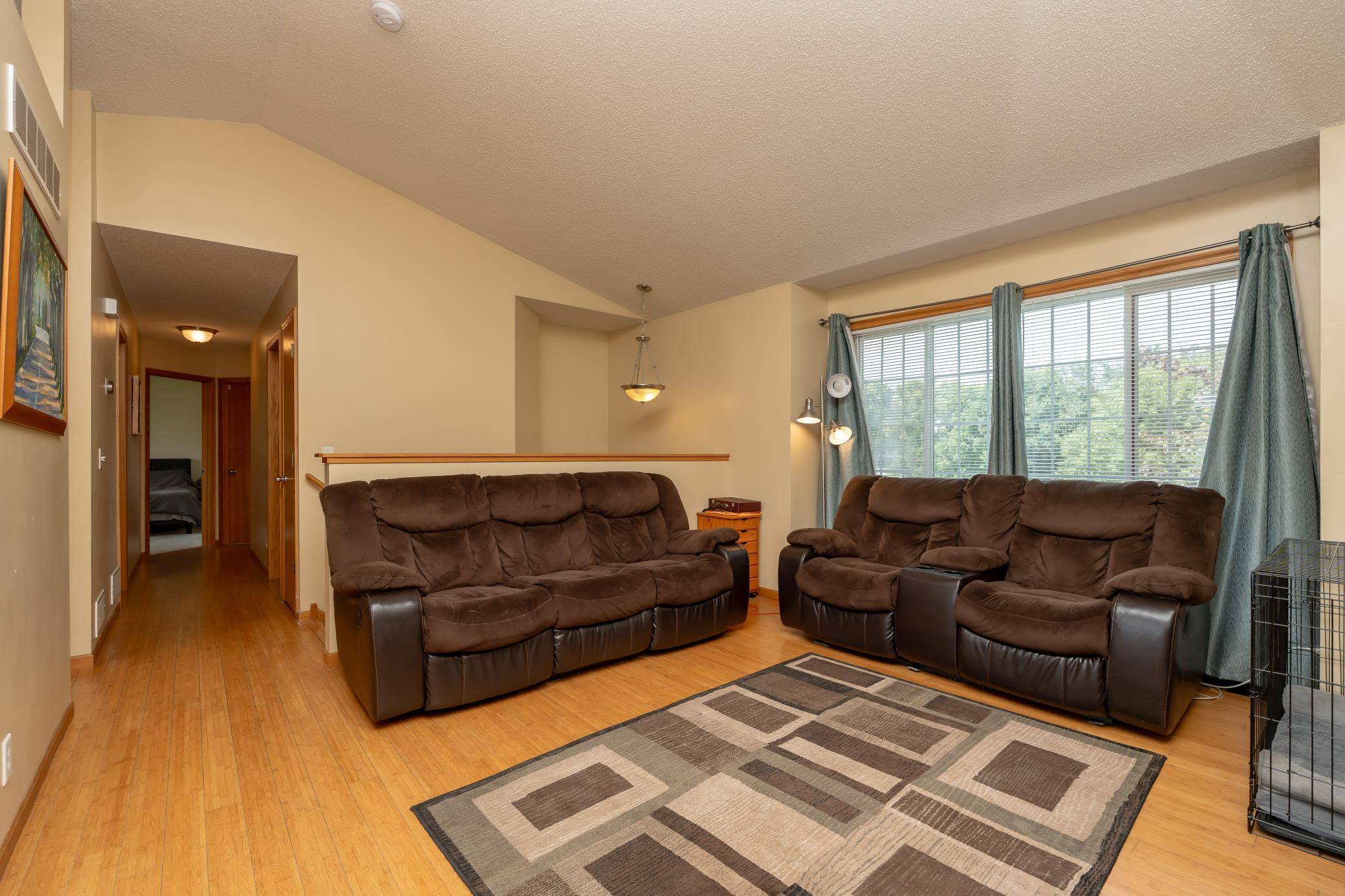 1017 E Orchard ST, Belle Plaine, MN 56011