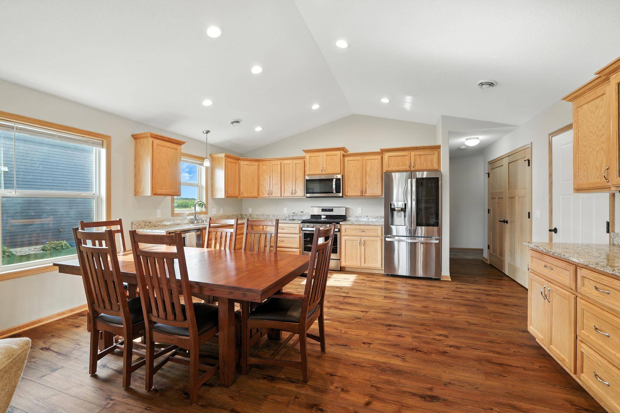 1389 Robert Creek Curve, Belle Plaine, MN 56011