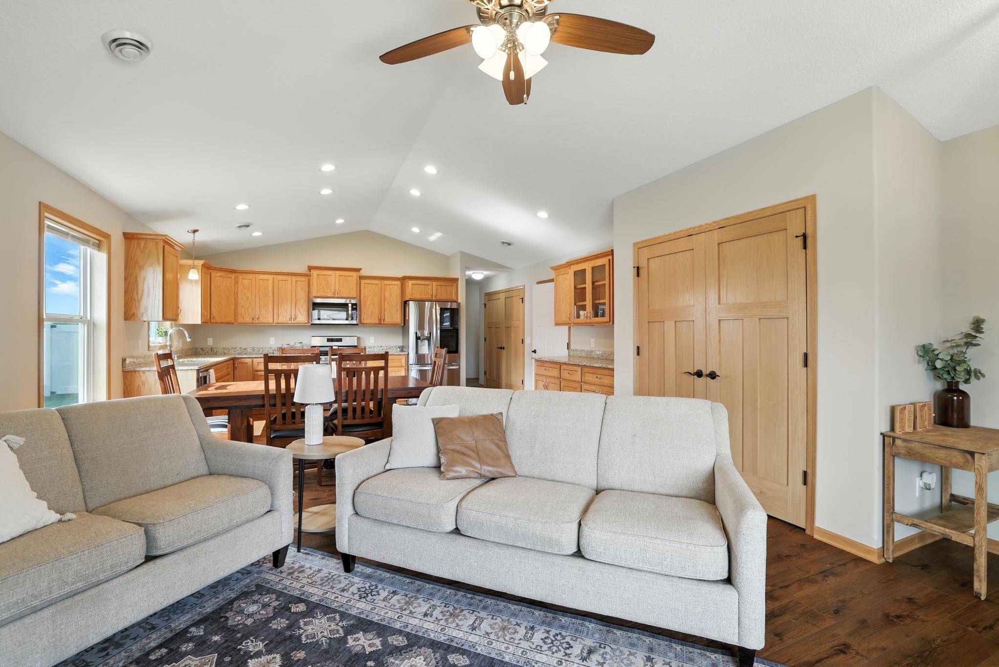 1389 Robert Creek Curve, Belle Plaine, MN 56011