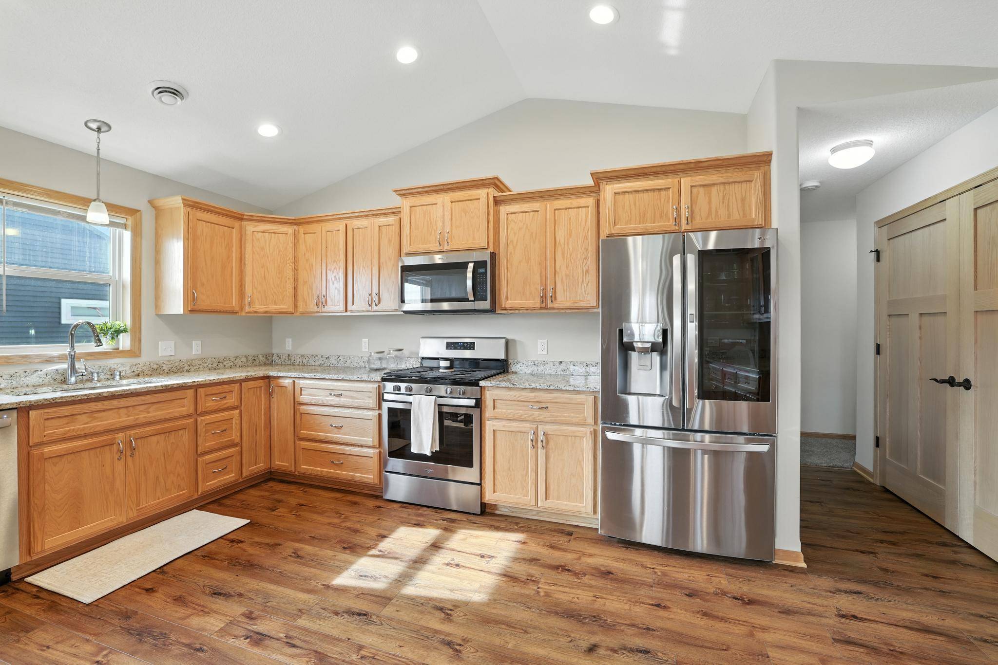 1389 Robert Creek Curve, Belle Plaine, MN 56011