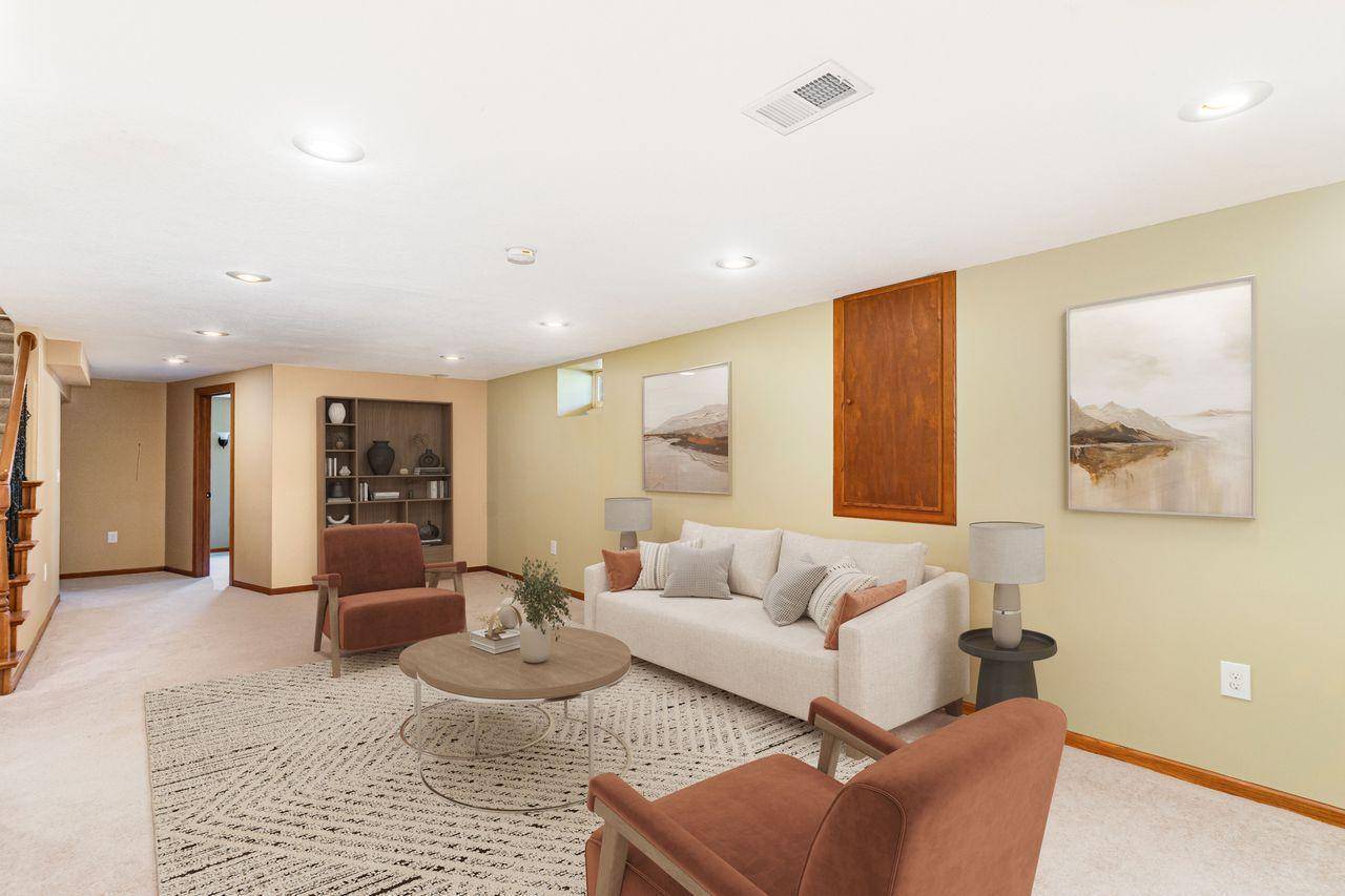 13608 Wellington CRES, Burnsville, MN 55337