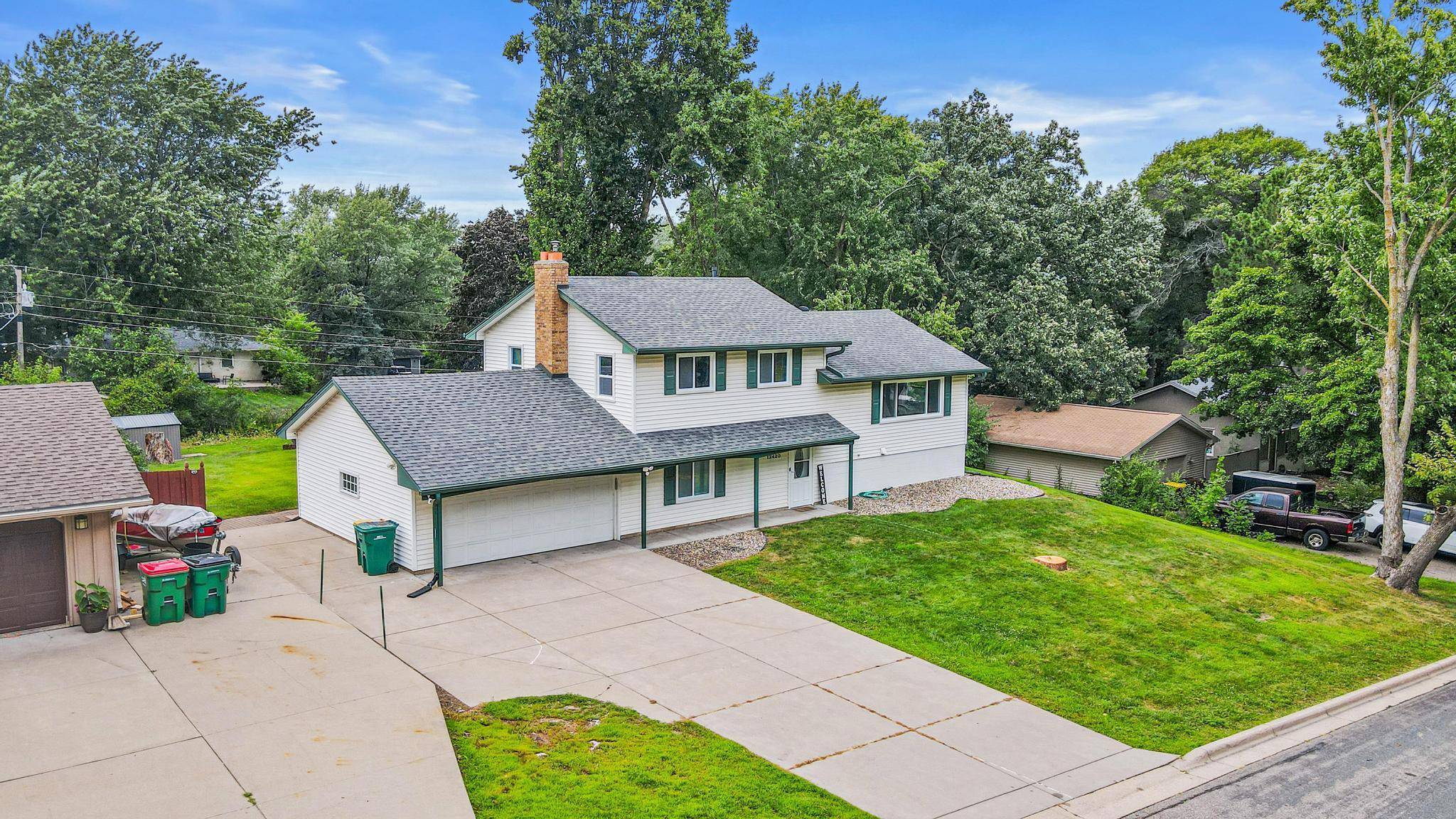 12420 Chippewa LN, Burnsville, MN 55337