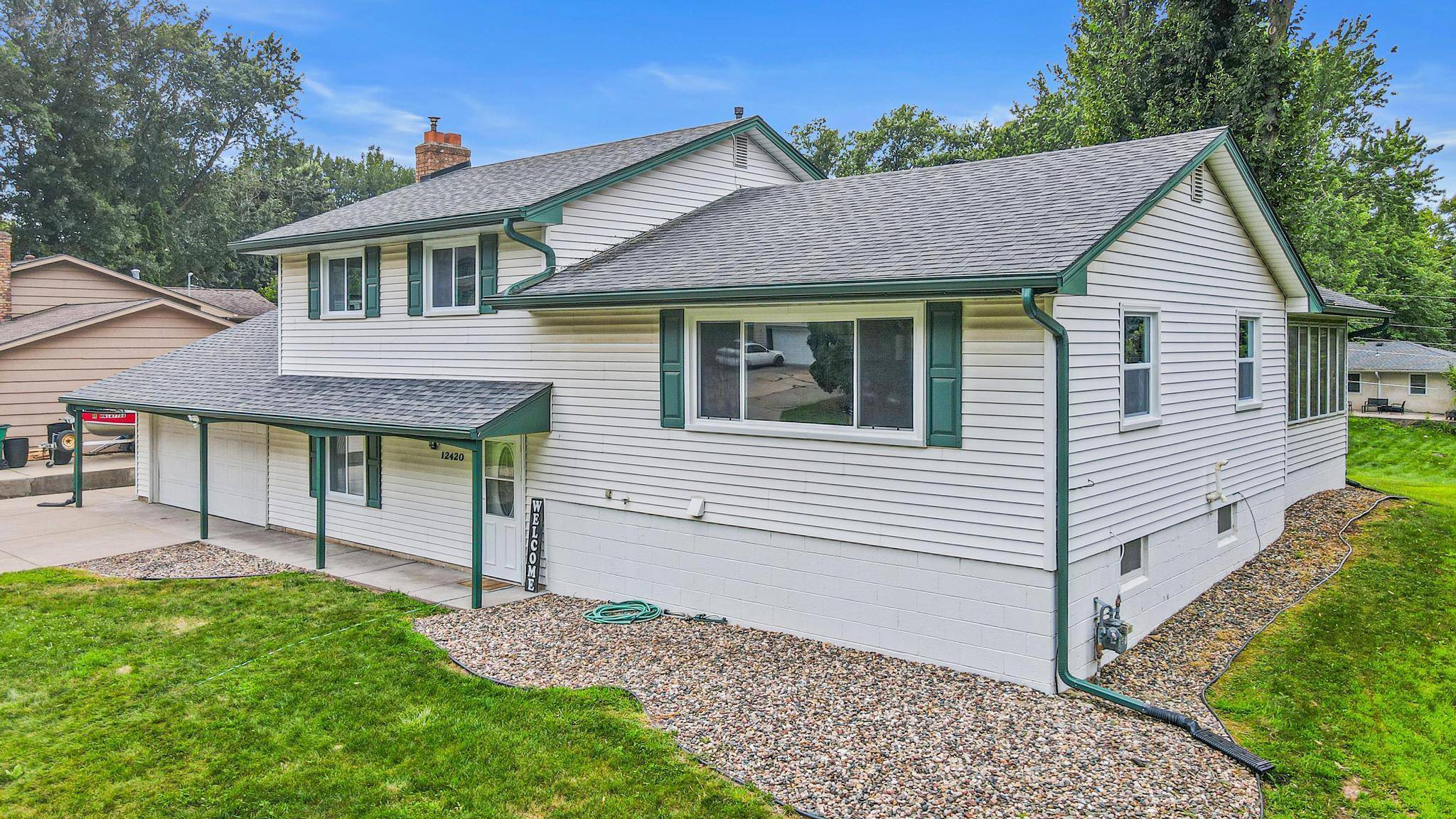 12420 Chippewa LN, Burnsville, MN 55337