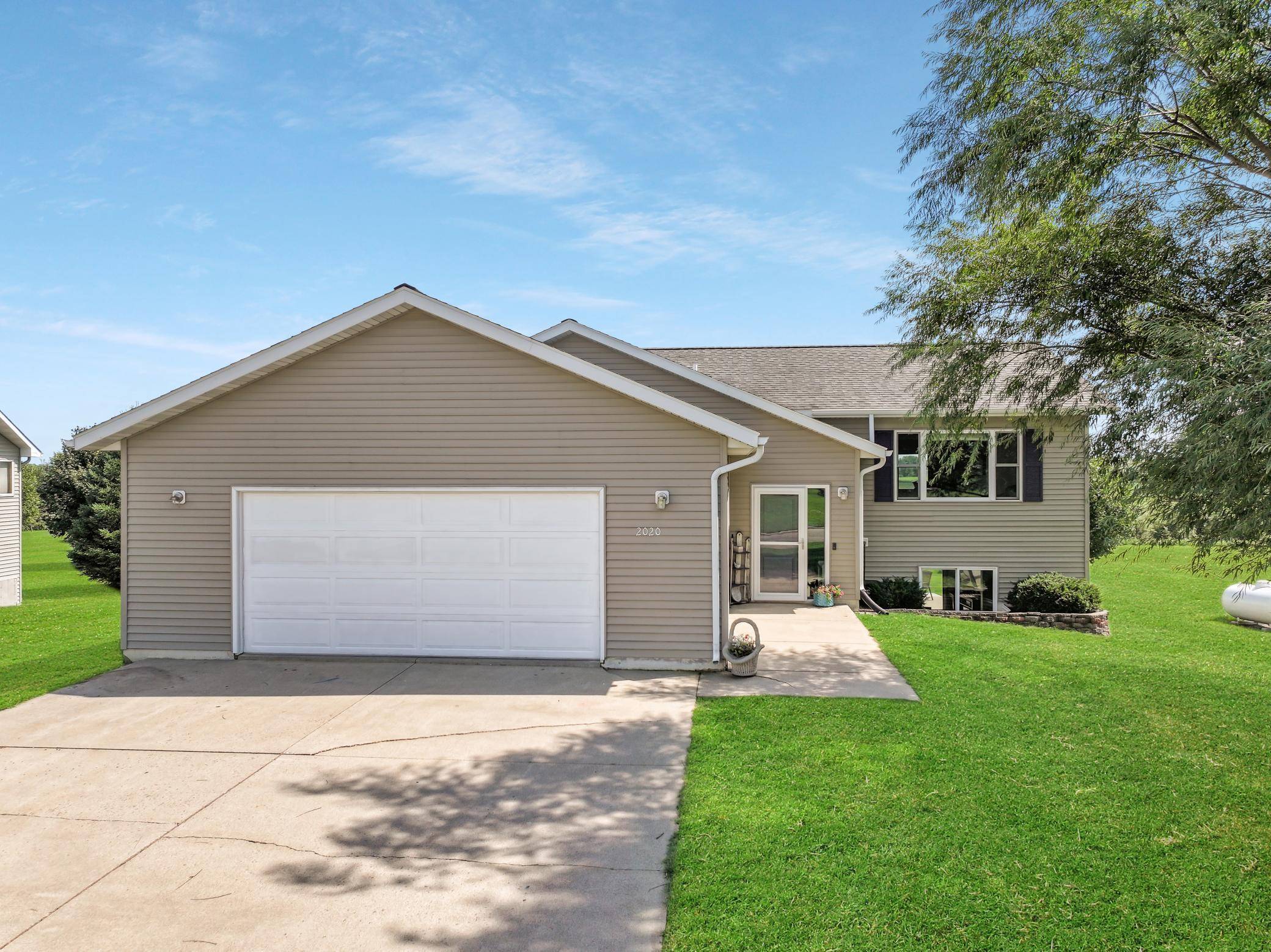 2020 Eastbay AVE, Balaton, MN 56115