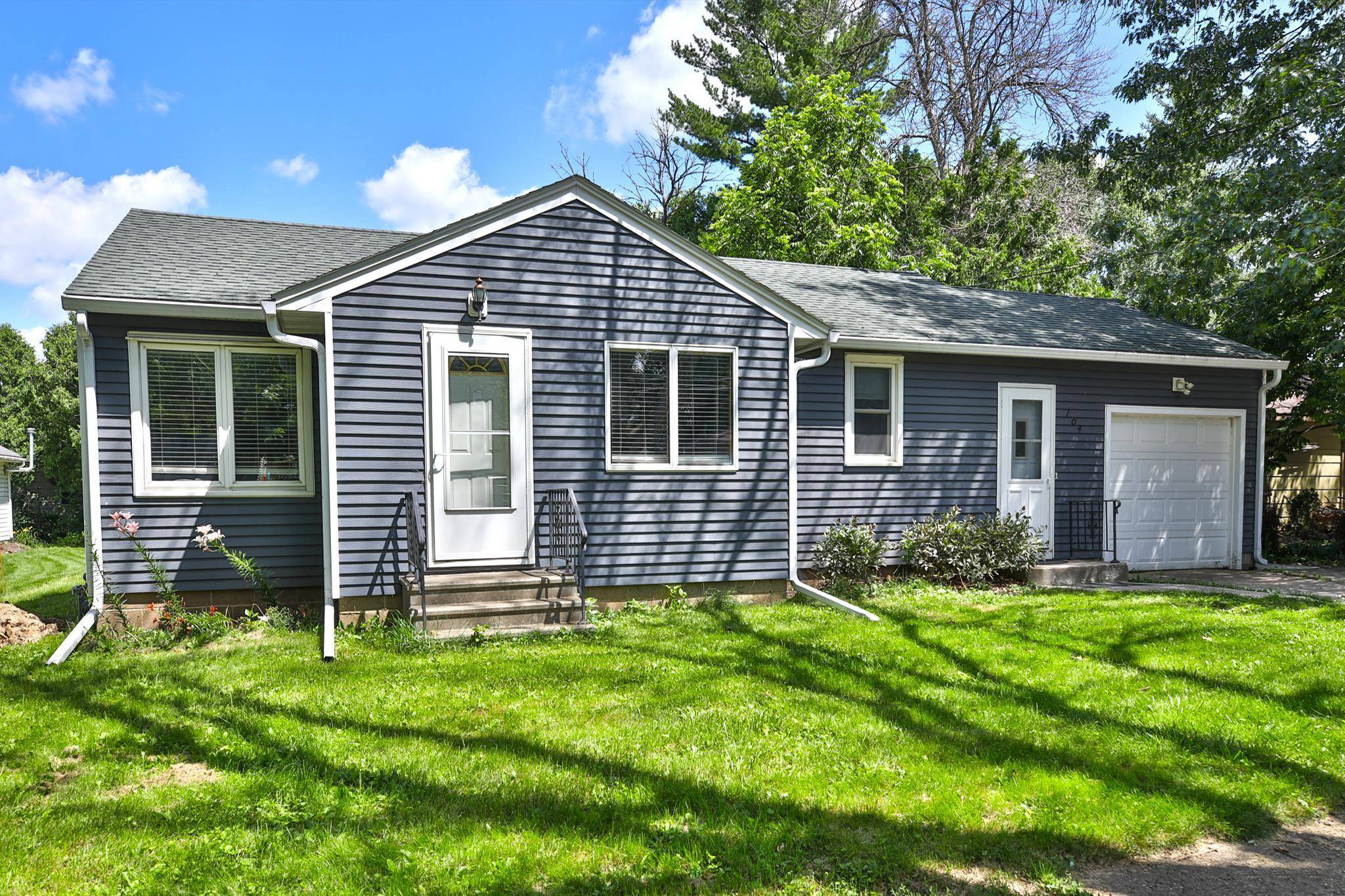 104 Grove ST NW, Brownsdale, MN 55918
