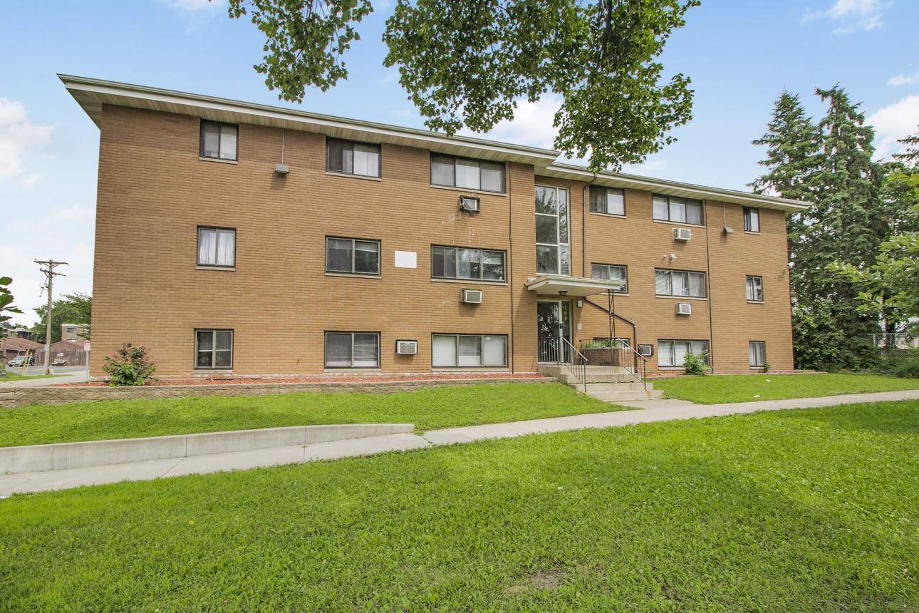 165 Wheelock Pkwy W, Saint Paul, MN 55117