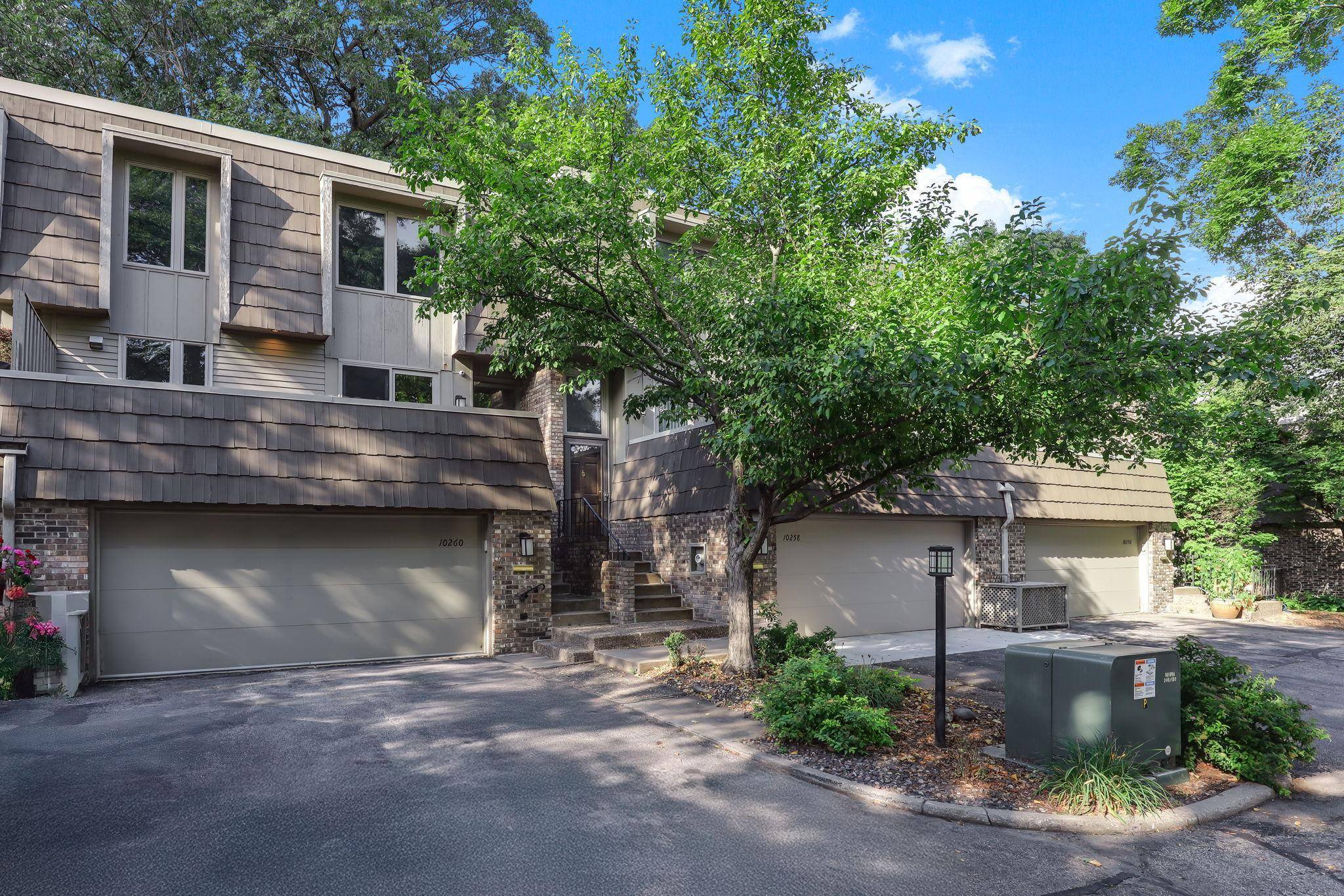 10260 Berkshire RD, Bloomington, MN 55437