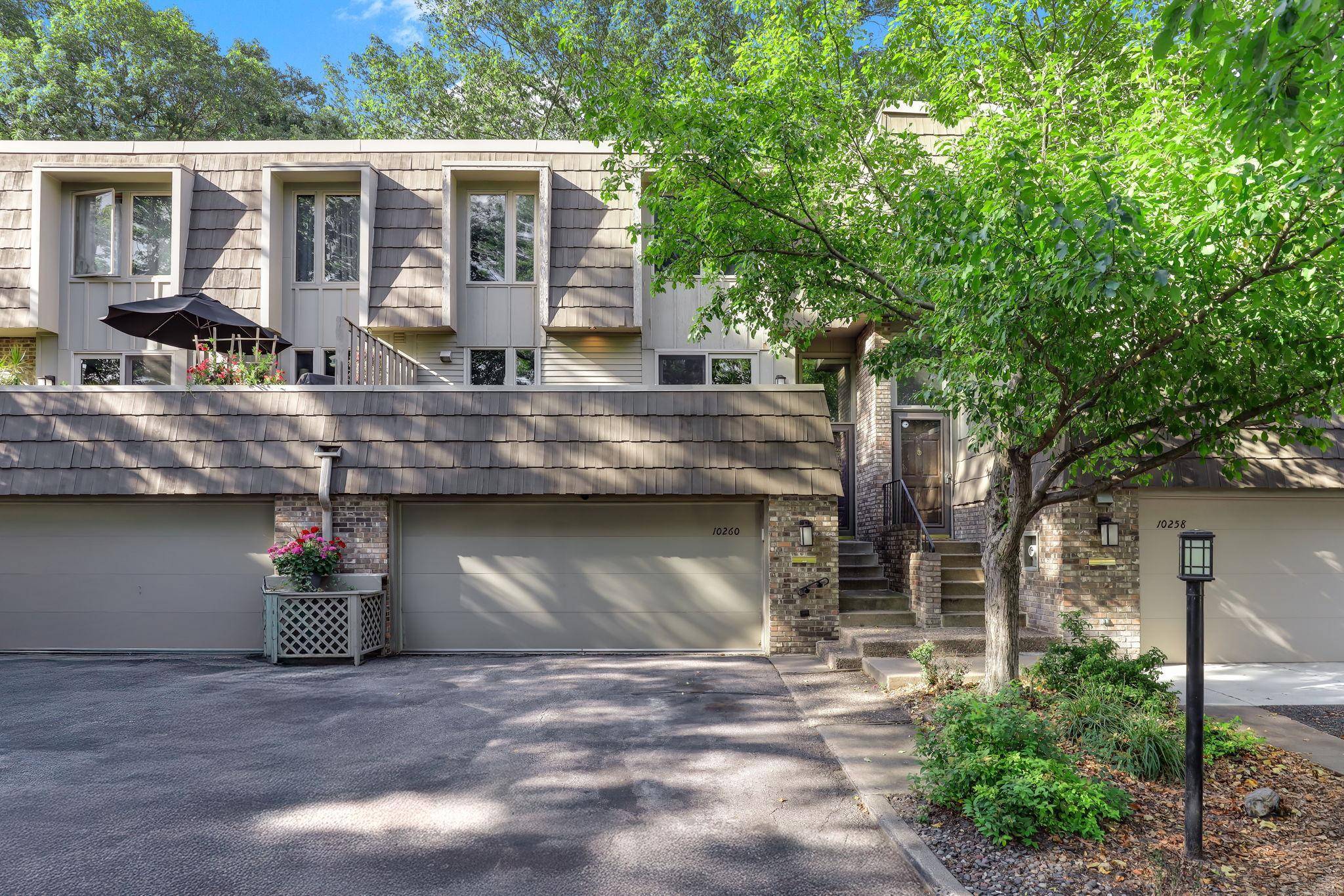 10260 Berkshire RD, Bloomington, MN 55437