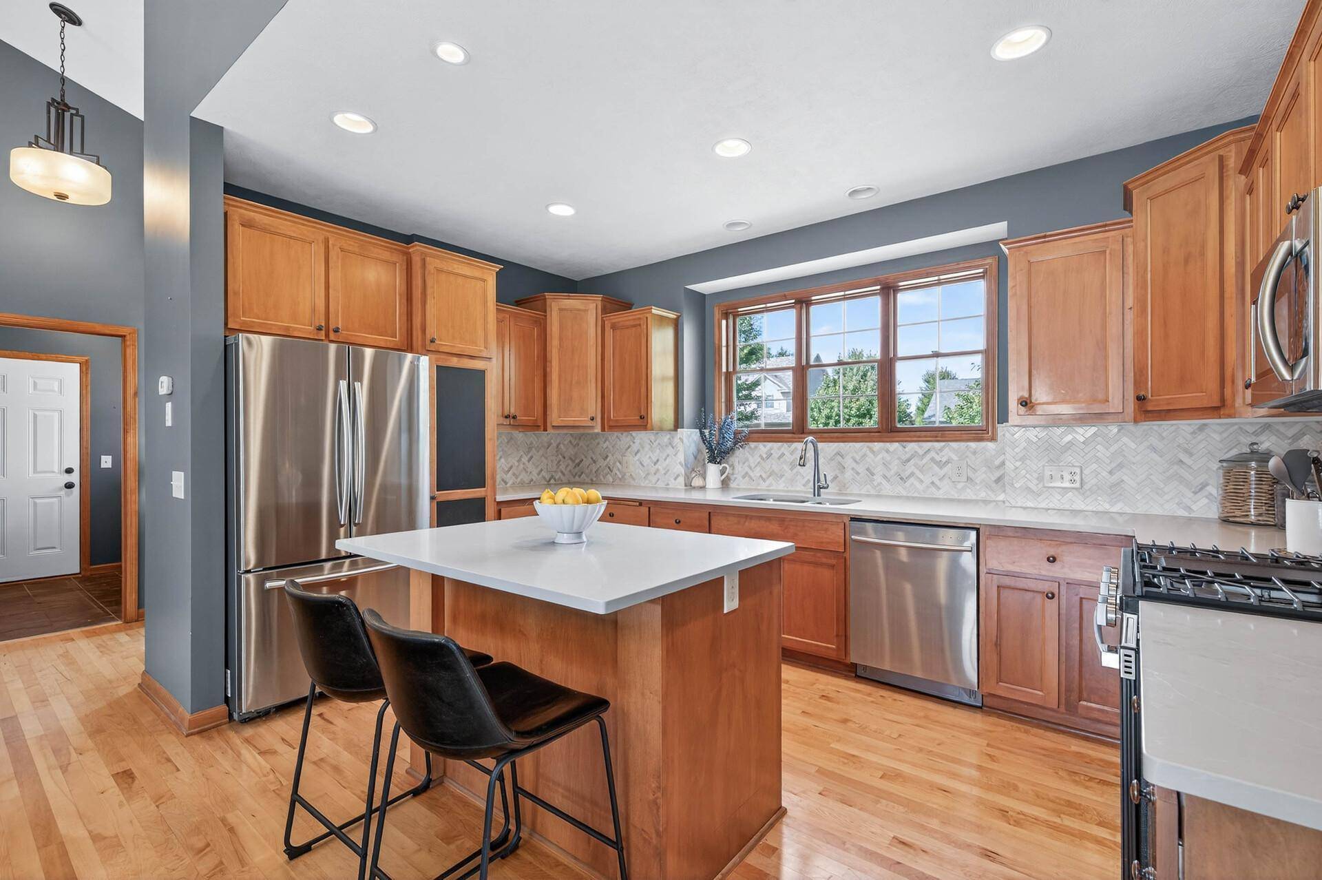 3986 Landings DR, Minnetrista, MN 55375