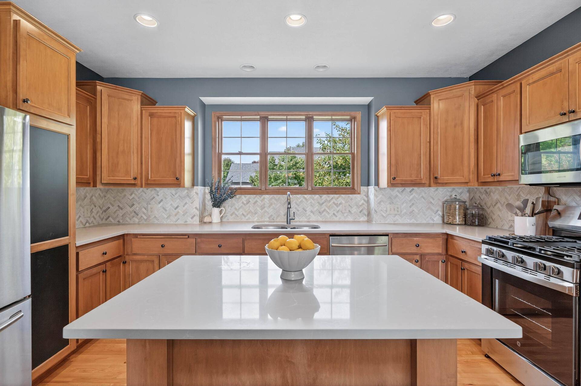 3986 Landings DR, Minnetrista, MN 55375