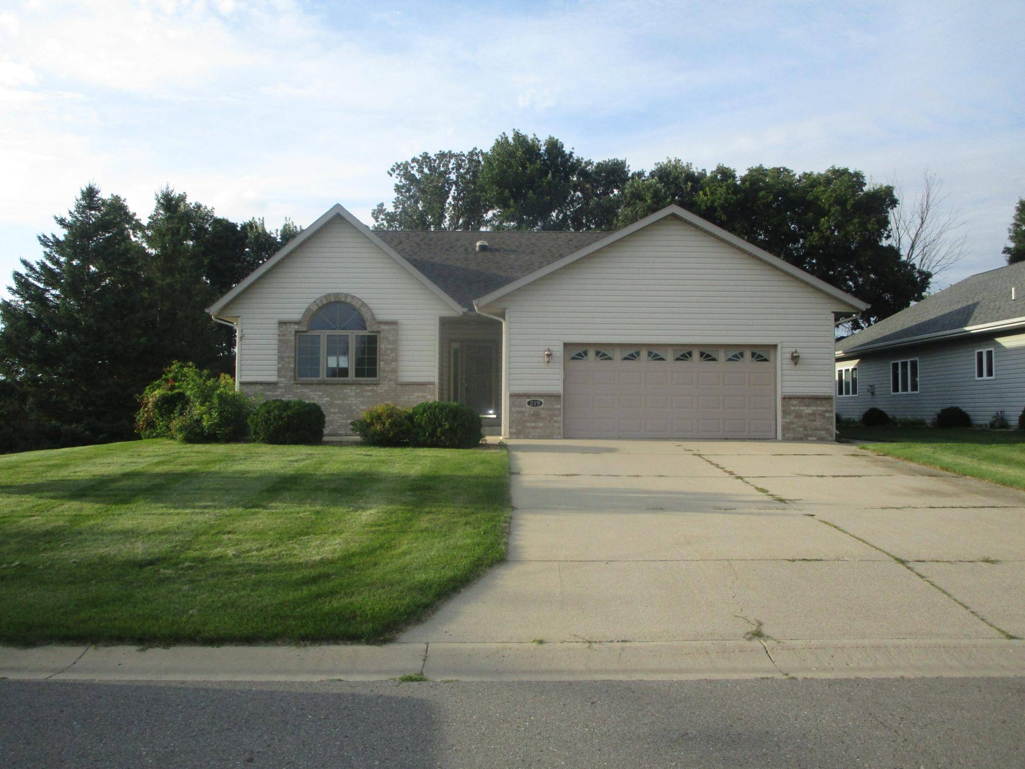 219 Ashley LN, Alexandria, MN 56308