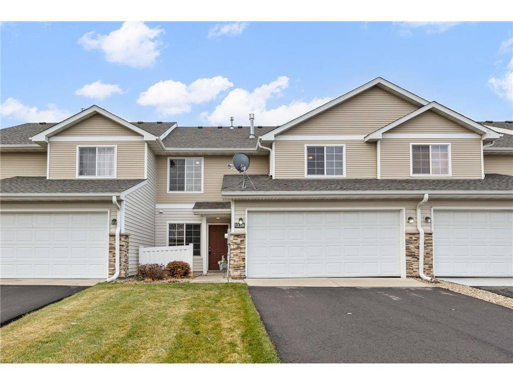 1338 Landsdown LN, Waconia, MN 55387