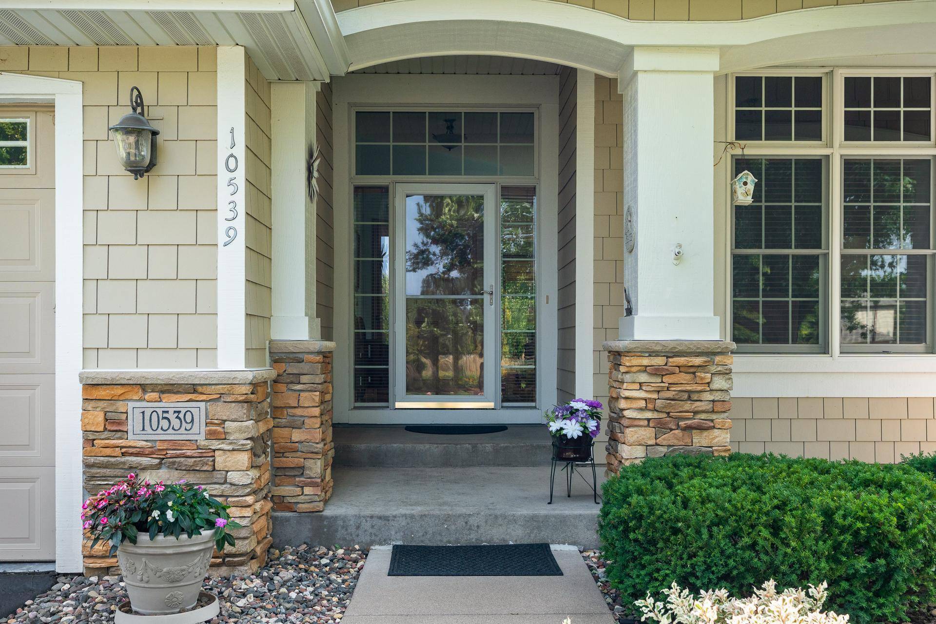 10539 Hawthorn CT, Woodbury, MN 55129