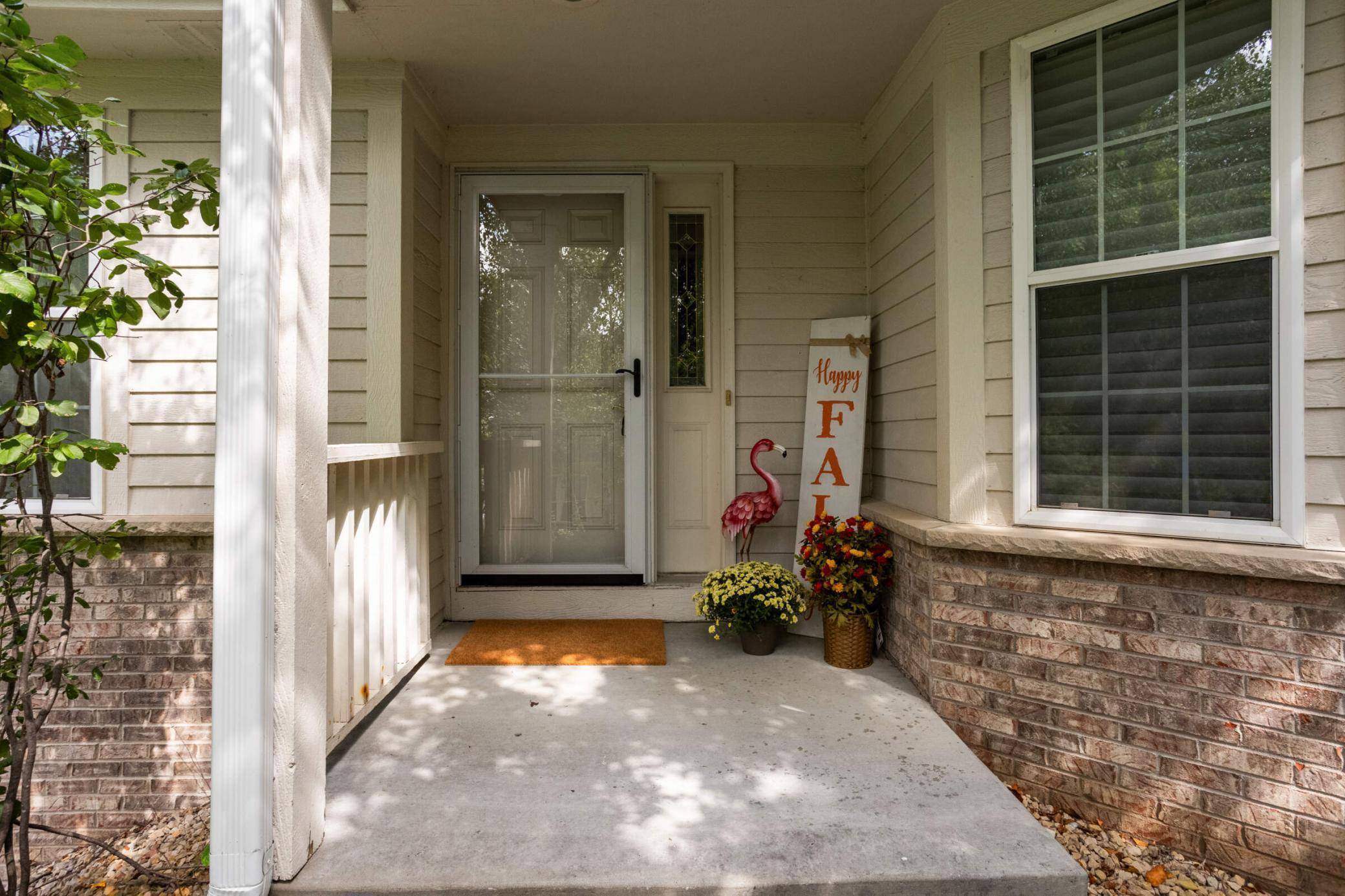 7364 Howard LN, Eden Prairie, MN 55346
