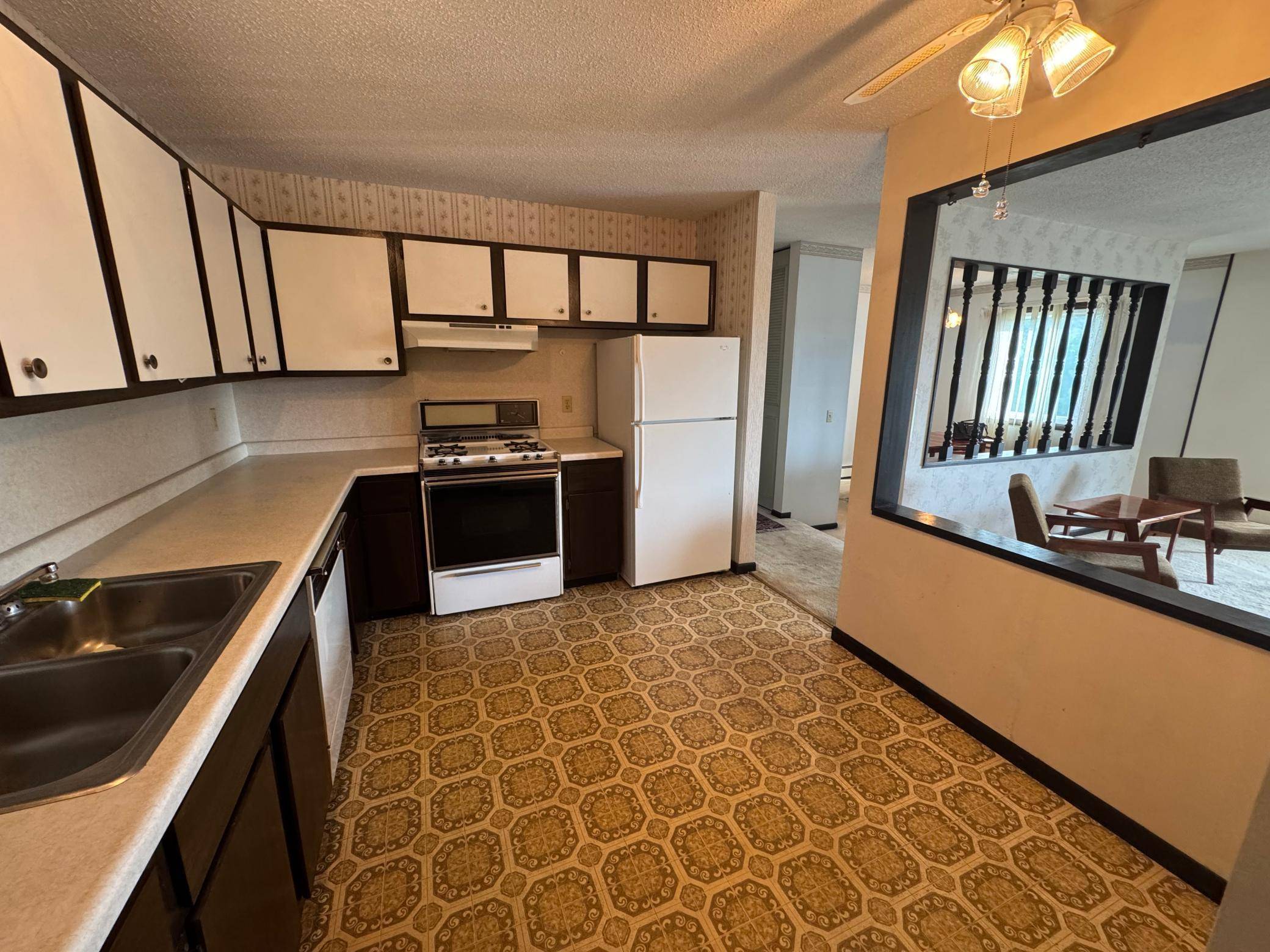4207 Lakeside AVE N #340, Brooklyn Center, MN 55429