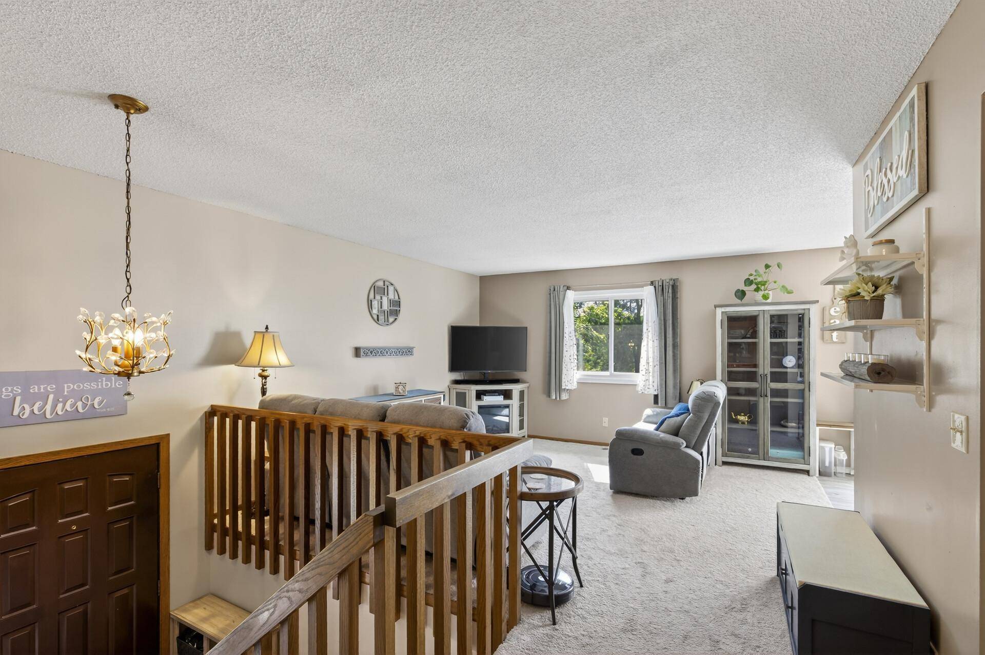 4593 Maple Leaf CIR, Eagan, MN 55123