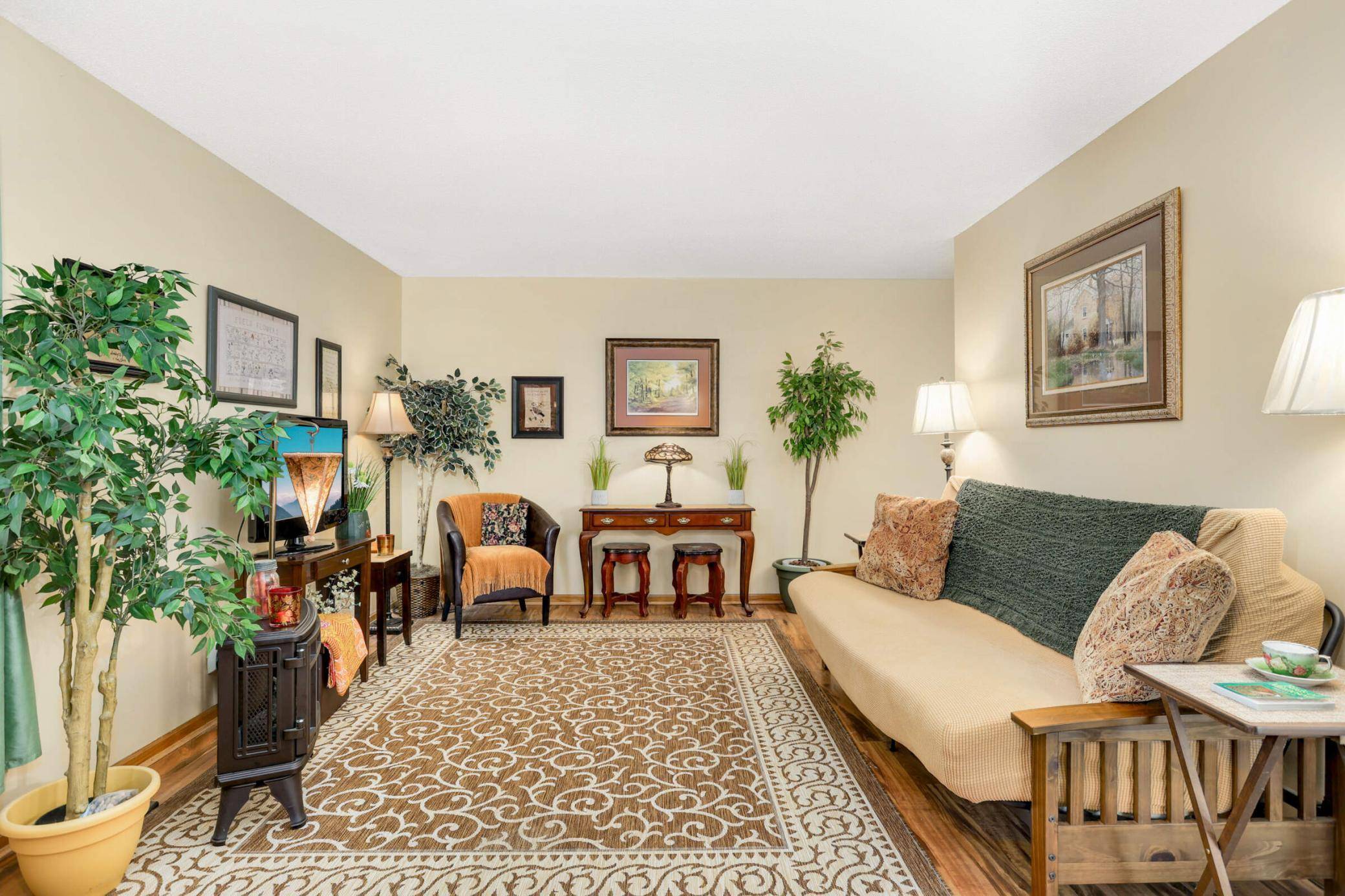 4994 Grenwich TRL N, Oakdale, MN 55128