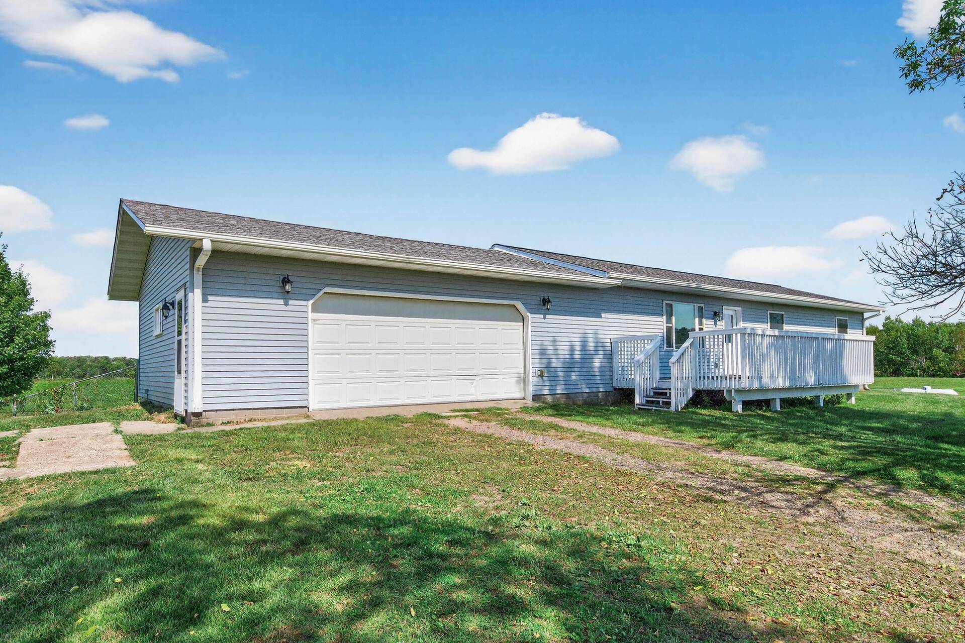 2027 40th AVE, Alden Twp, WI 54020