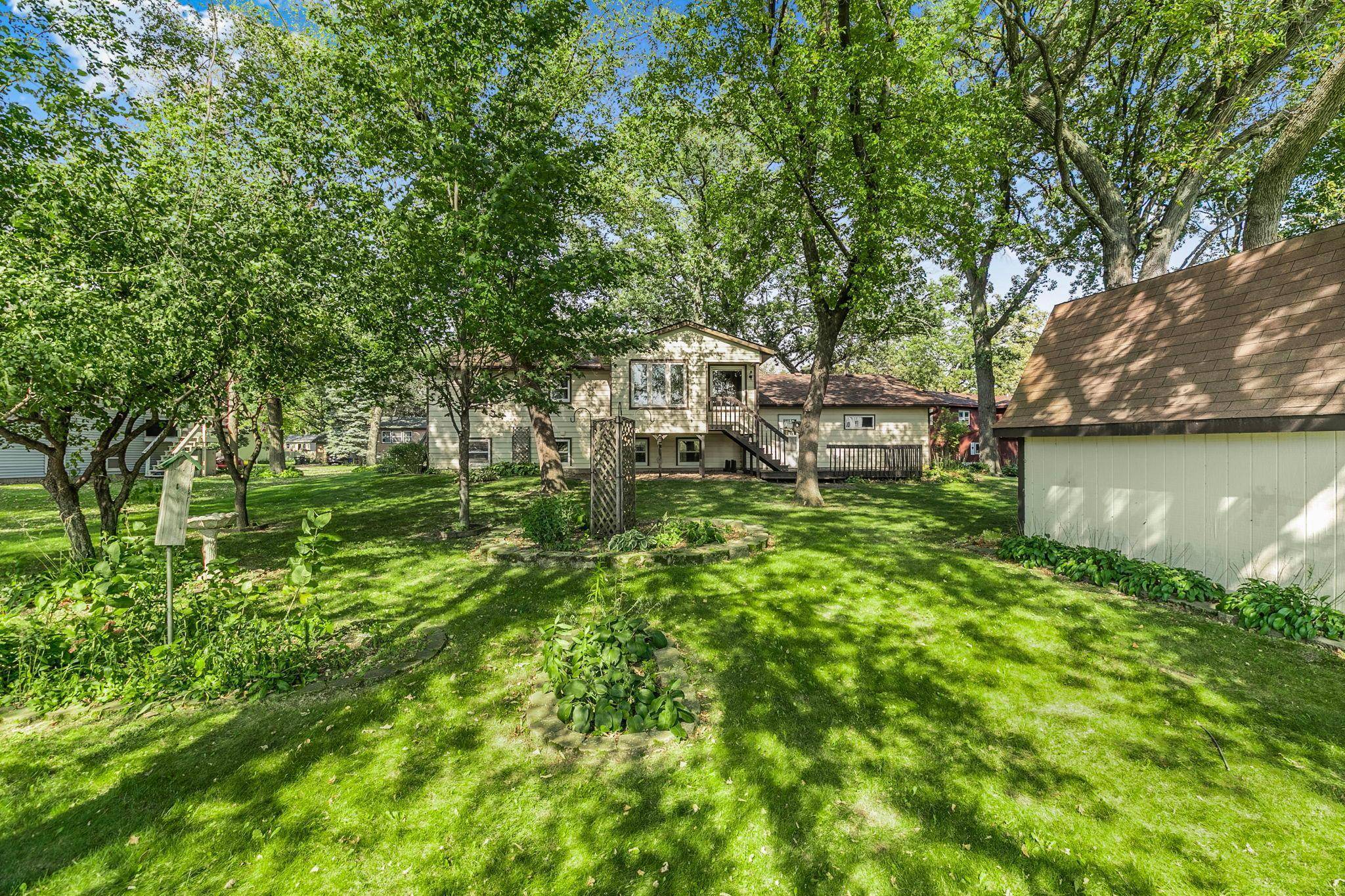 35 Knollwood ST W, Annandale, MN 55302