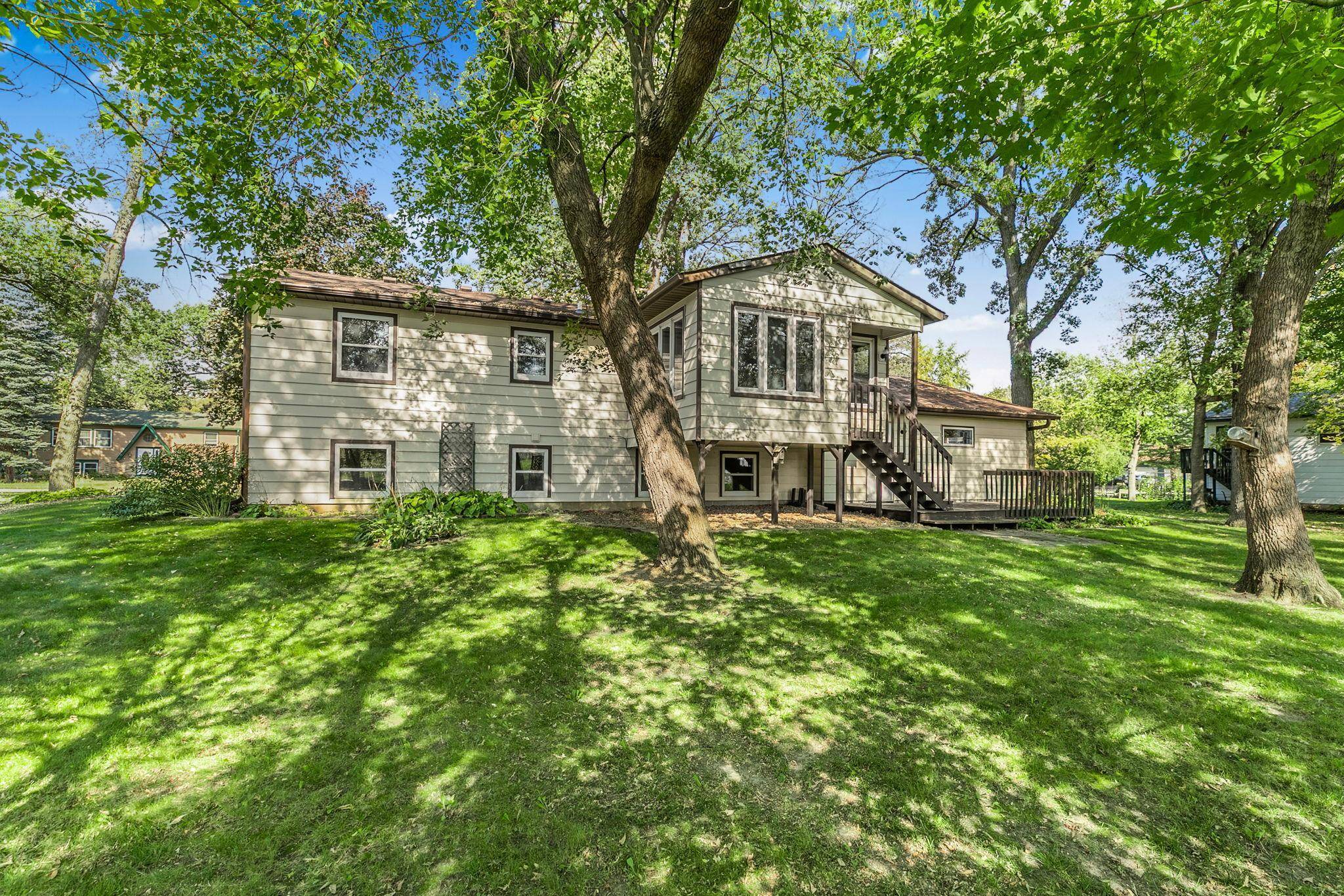 35 Knollwood ST W, Annandale, MN 55302