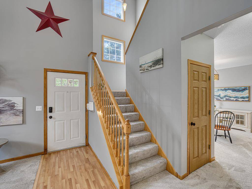 8910 Olive LN N, Maple Grove, MN 55311