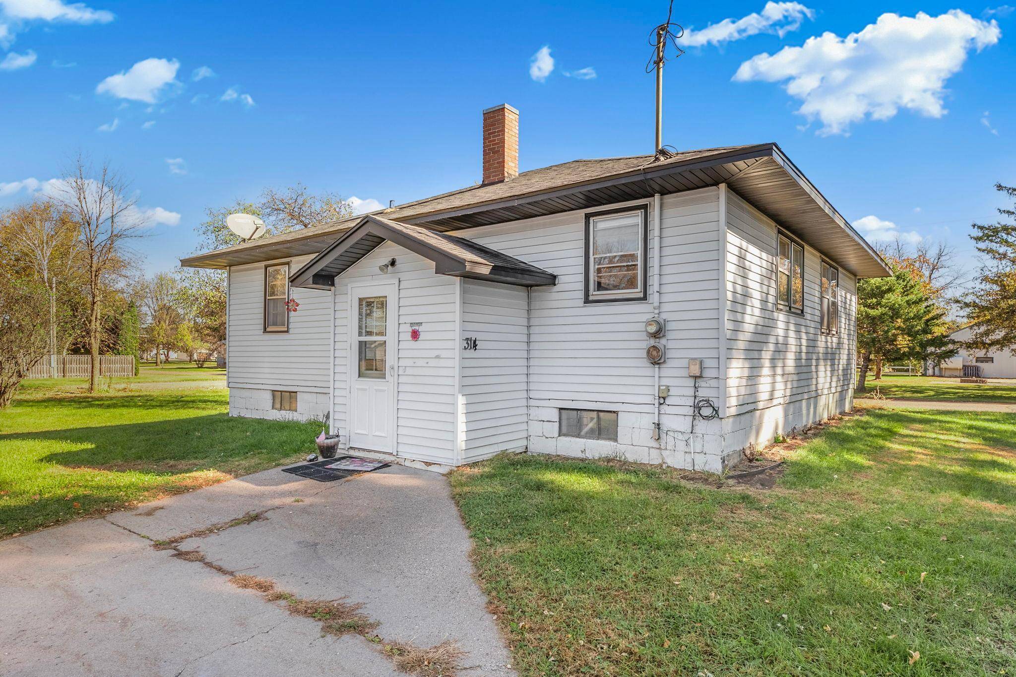 314 Martin ST, Bowlus, MN 56314