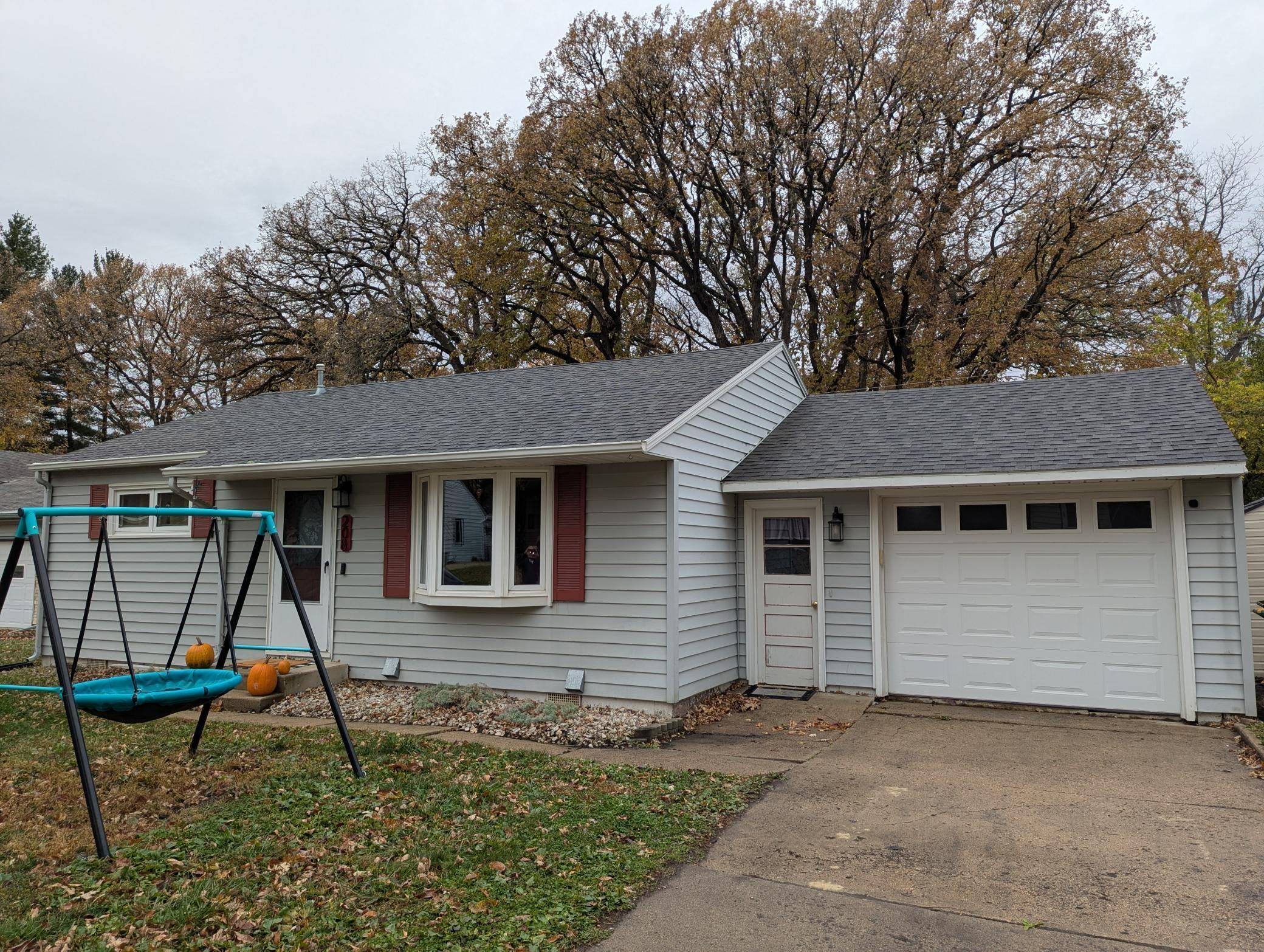 208 McArthur DR, Albert Lea, MN 56007