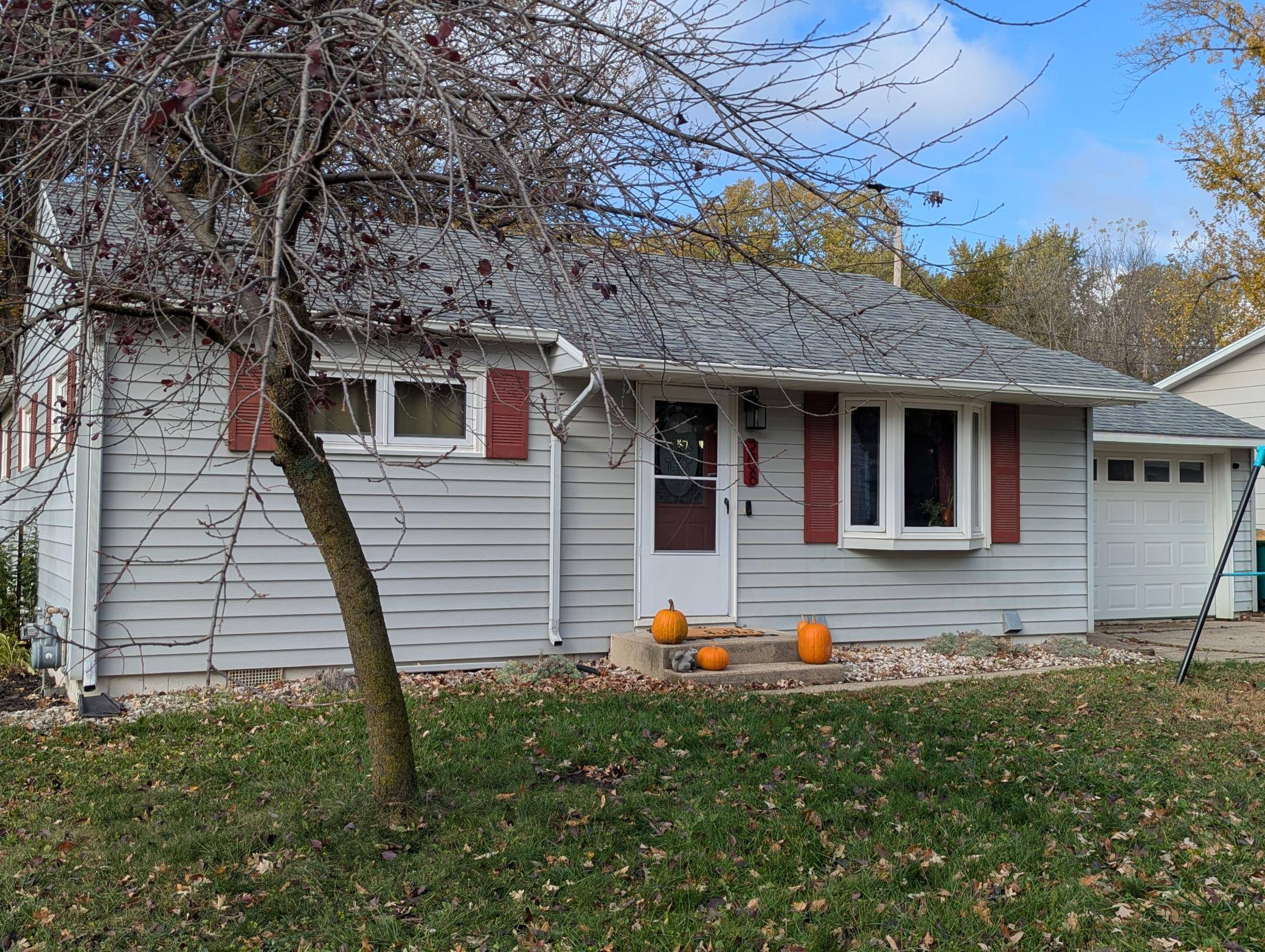 208 McArthur DR, Albert Lea, MN 56007