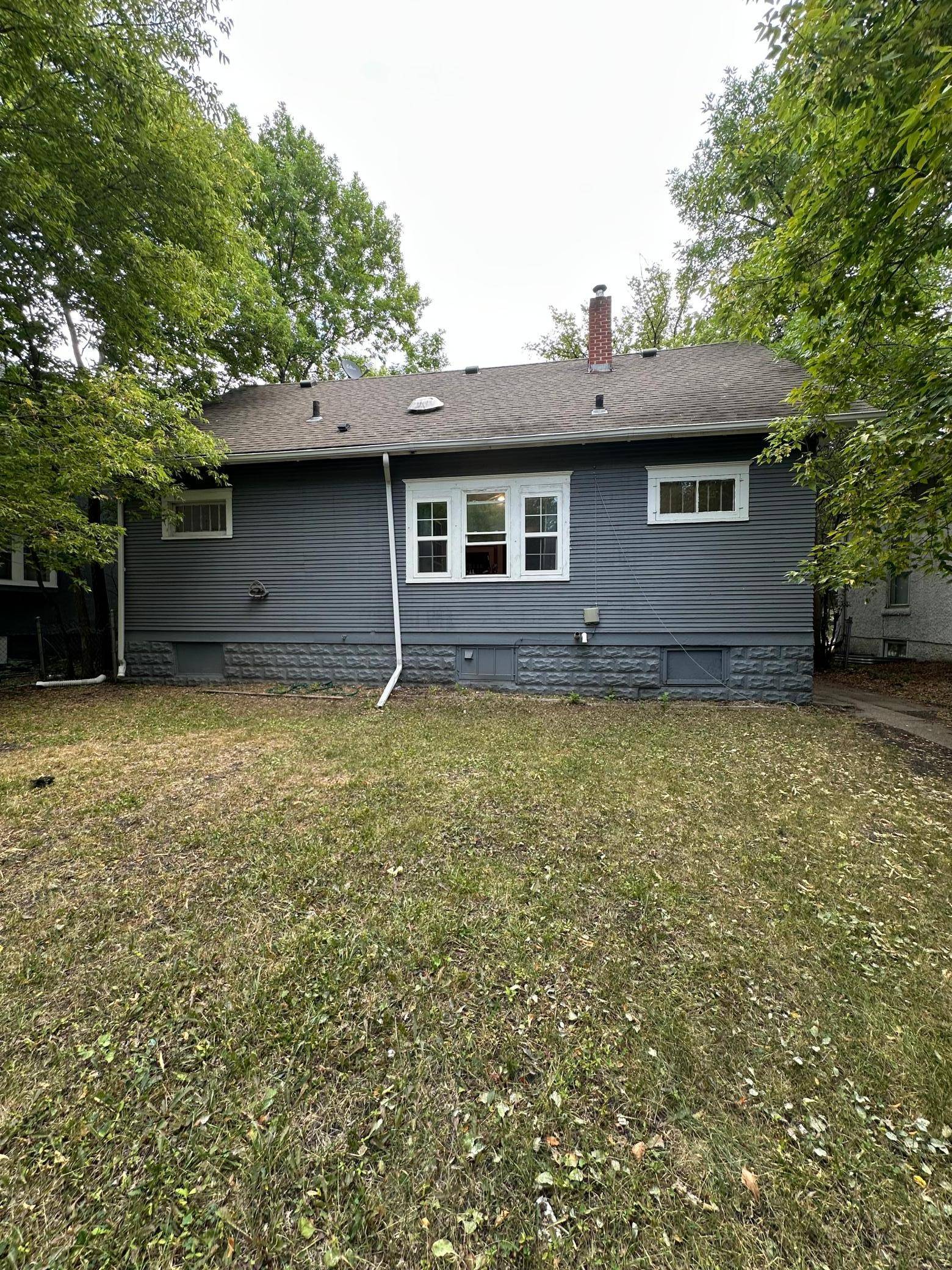 1034 University DR N, Fargo, ND 58102
