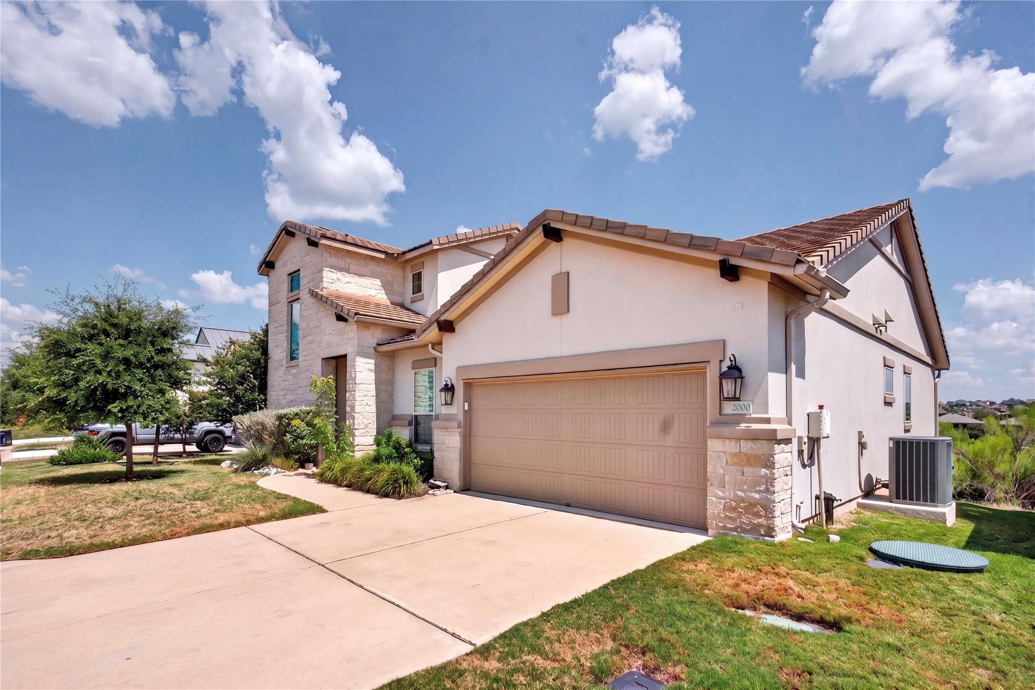 2000 Mazarro DR, Leander, TX 78641
