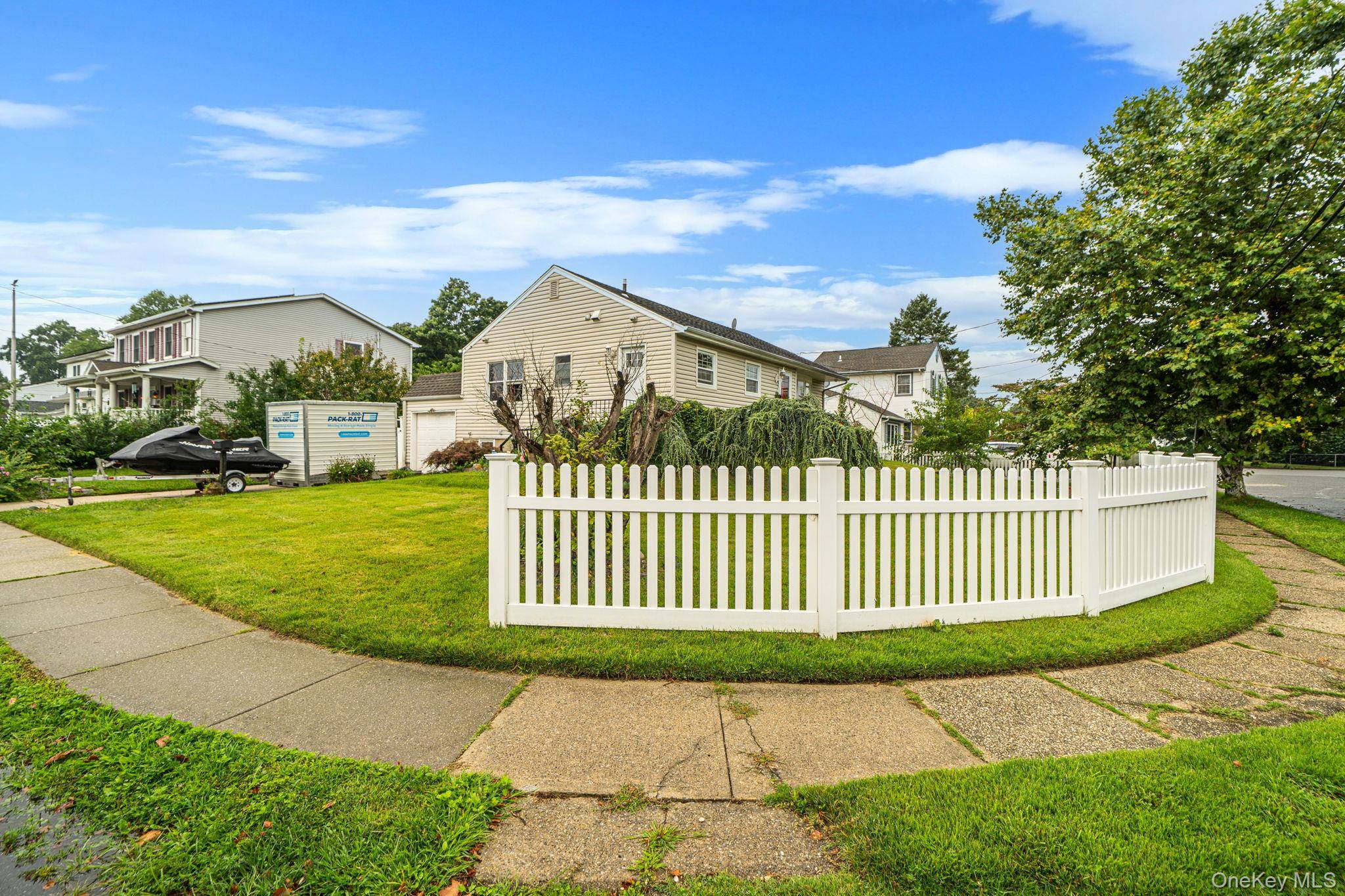 407 W Main ST, Babylon, NY 11702