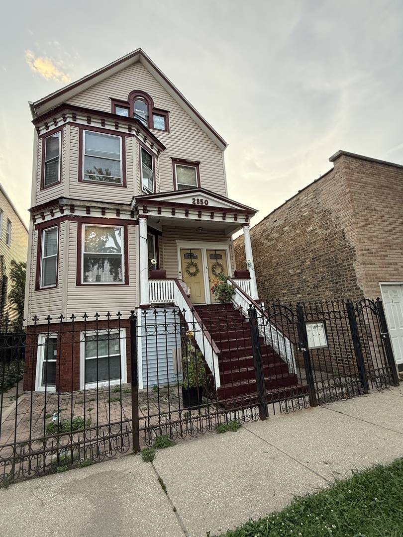 2850 N Avers AVE #G, Chicago, IL 60618