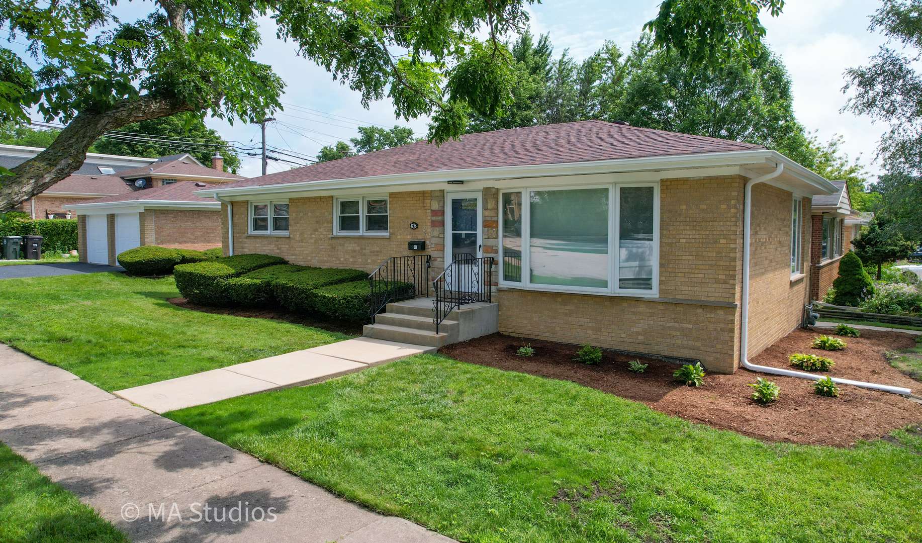 4256 Golf RD, Skokie, IL 60076