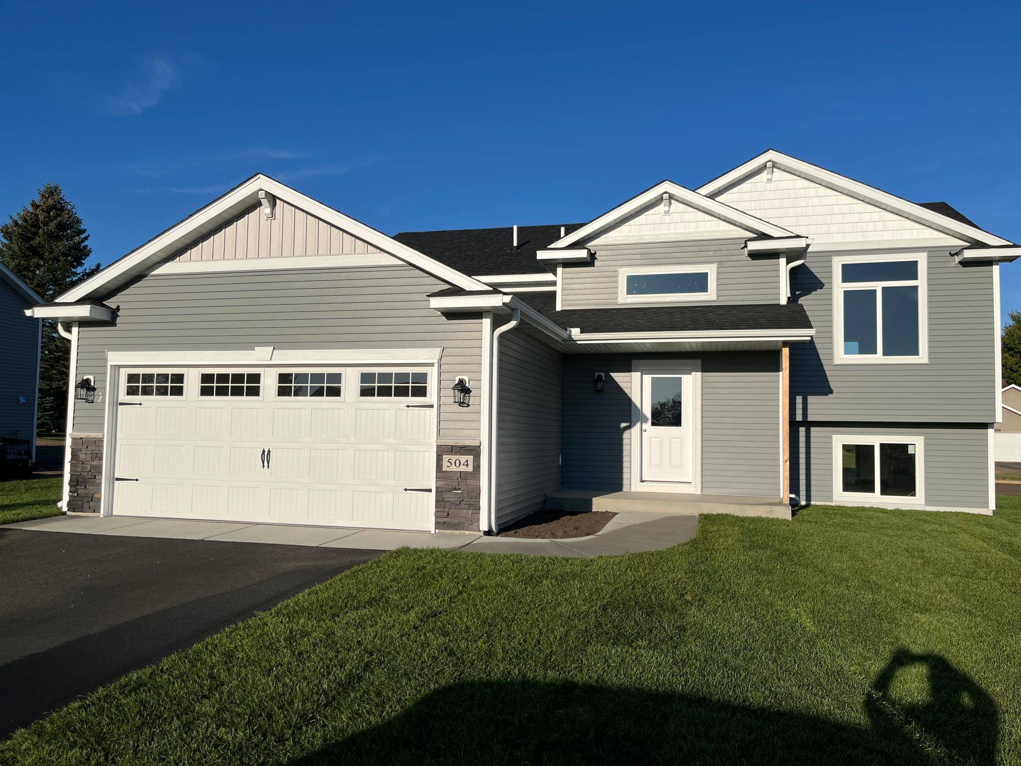 105 Collina CIR, Avon, MN 56310