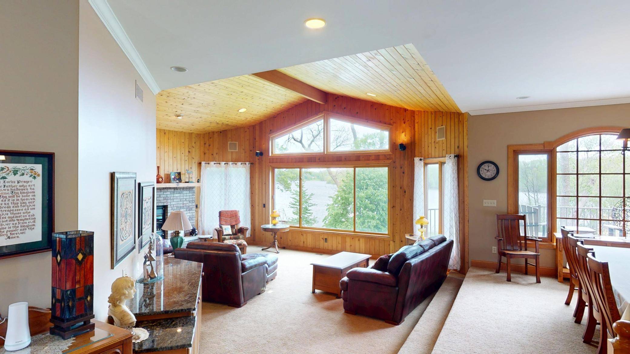 2704 Campus LN, Albert Lea, MN 56007
