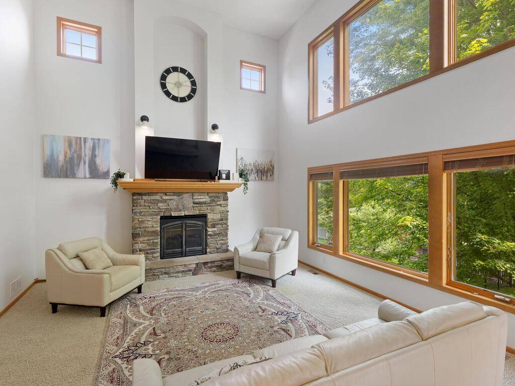 630 Carver Bluffs Pkwy, Carver, MN 55315