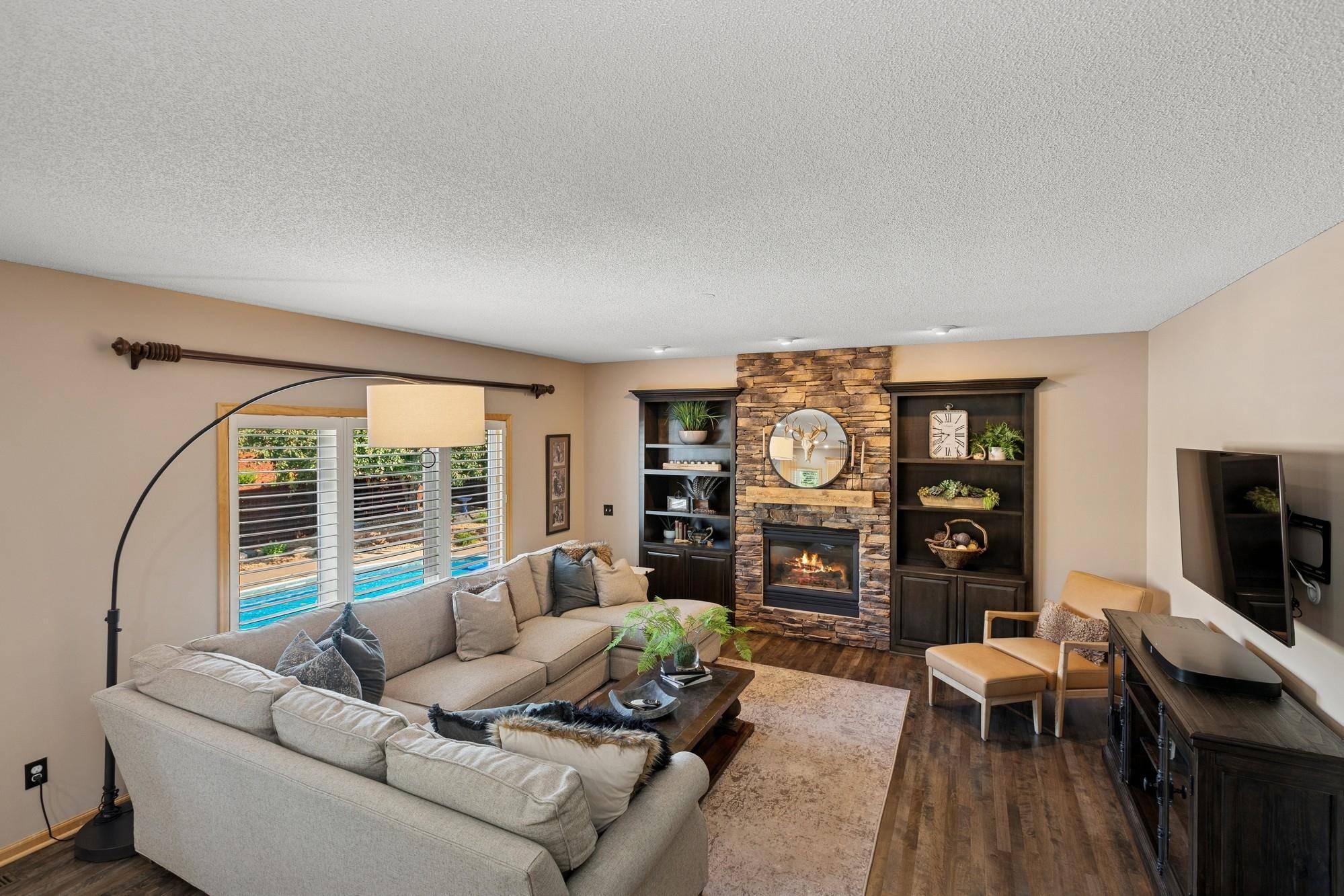 14057 Flintwood CT, Apple Valley, MN 55124