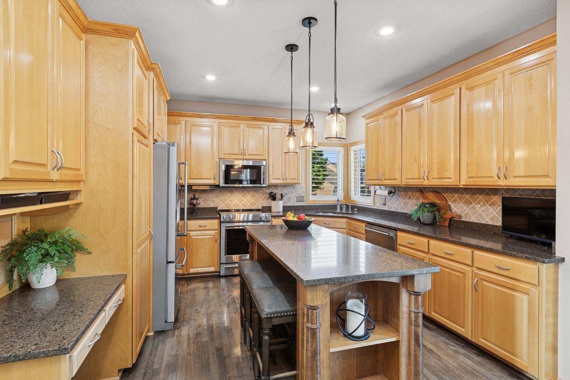 14057 Flintwood CT, Apple Valley, MN 55124