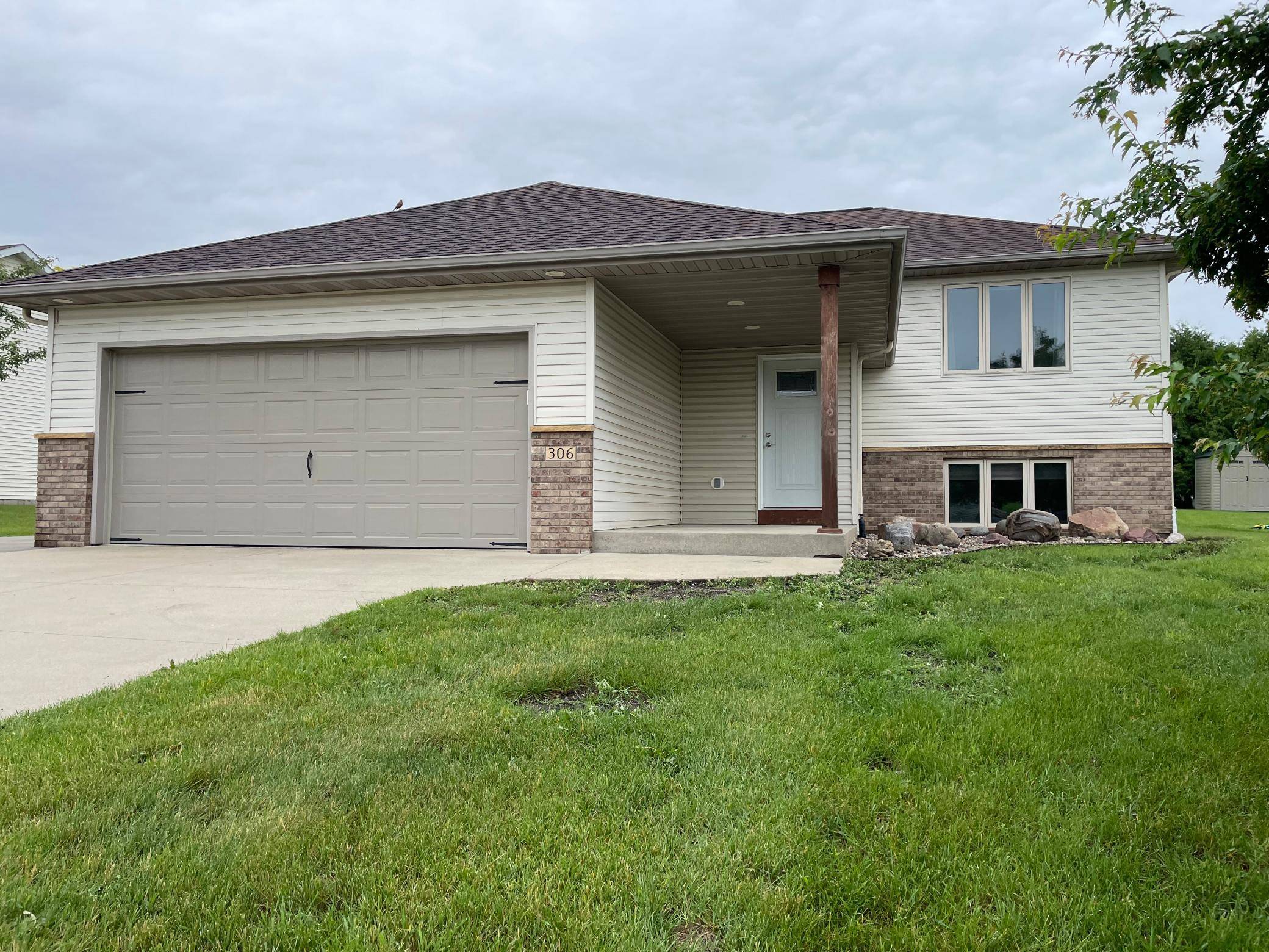 306 10th AVE NW, Dodge Center, MN 55927