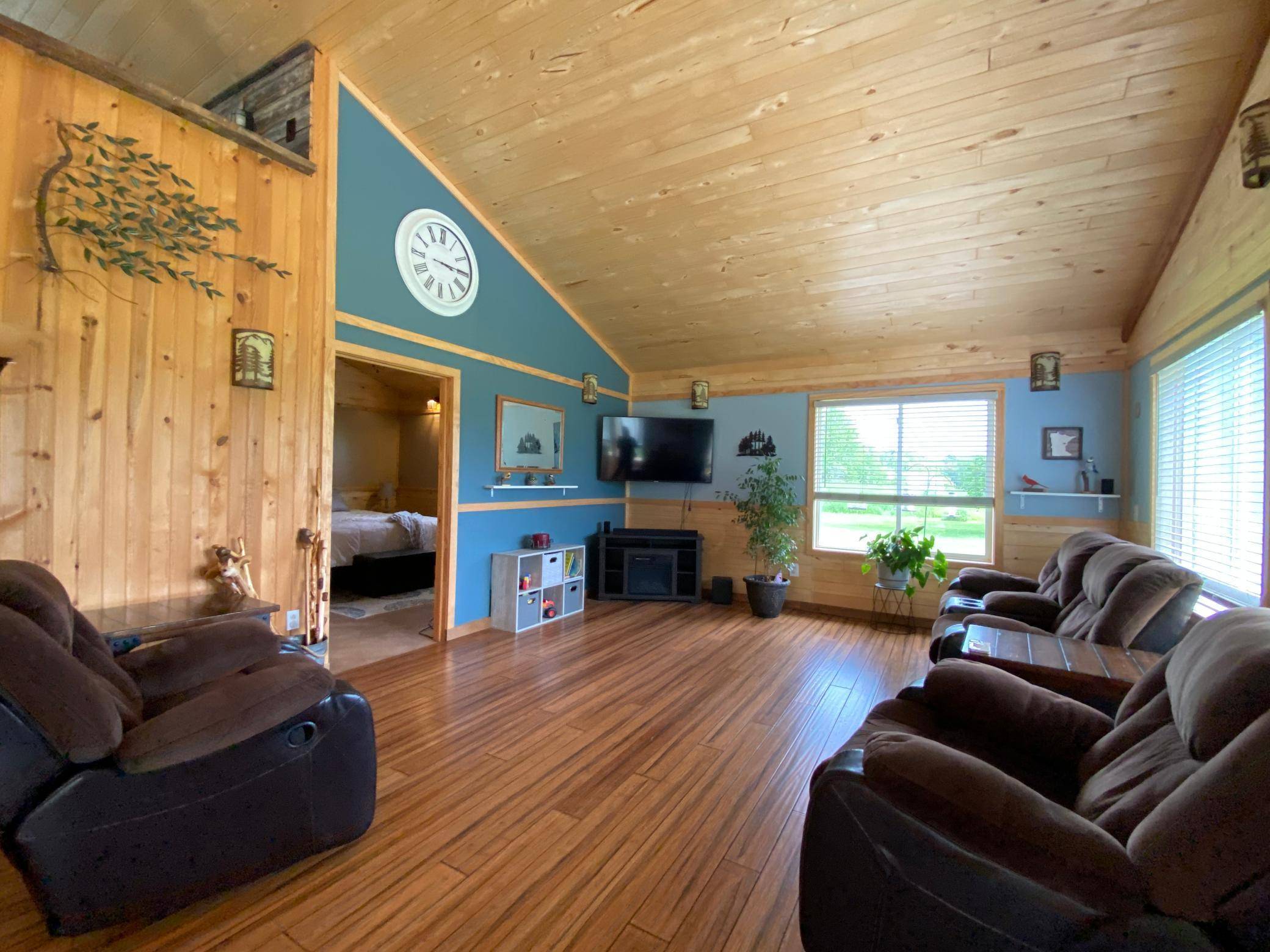 3653 Front ST, Barnum, MN 55707