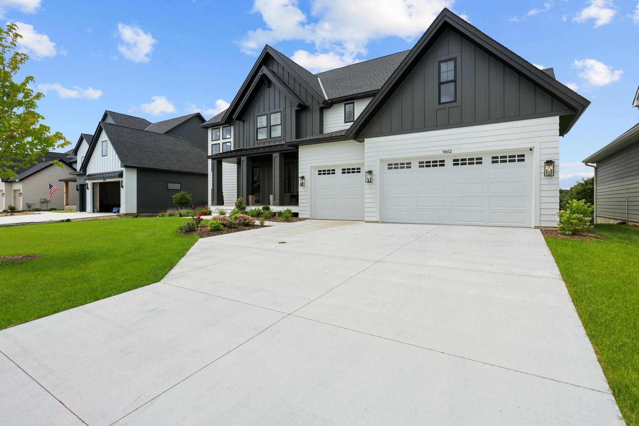 9612 Iron Horse RD, Woodbury, MN 55129