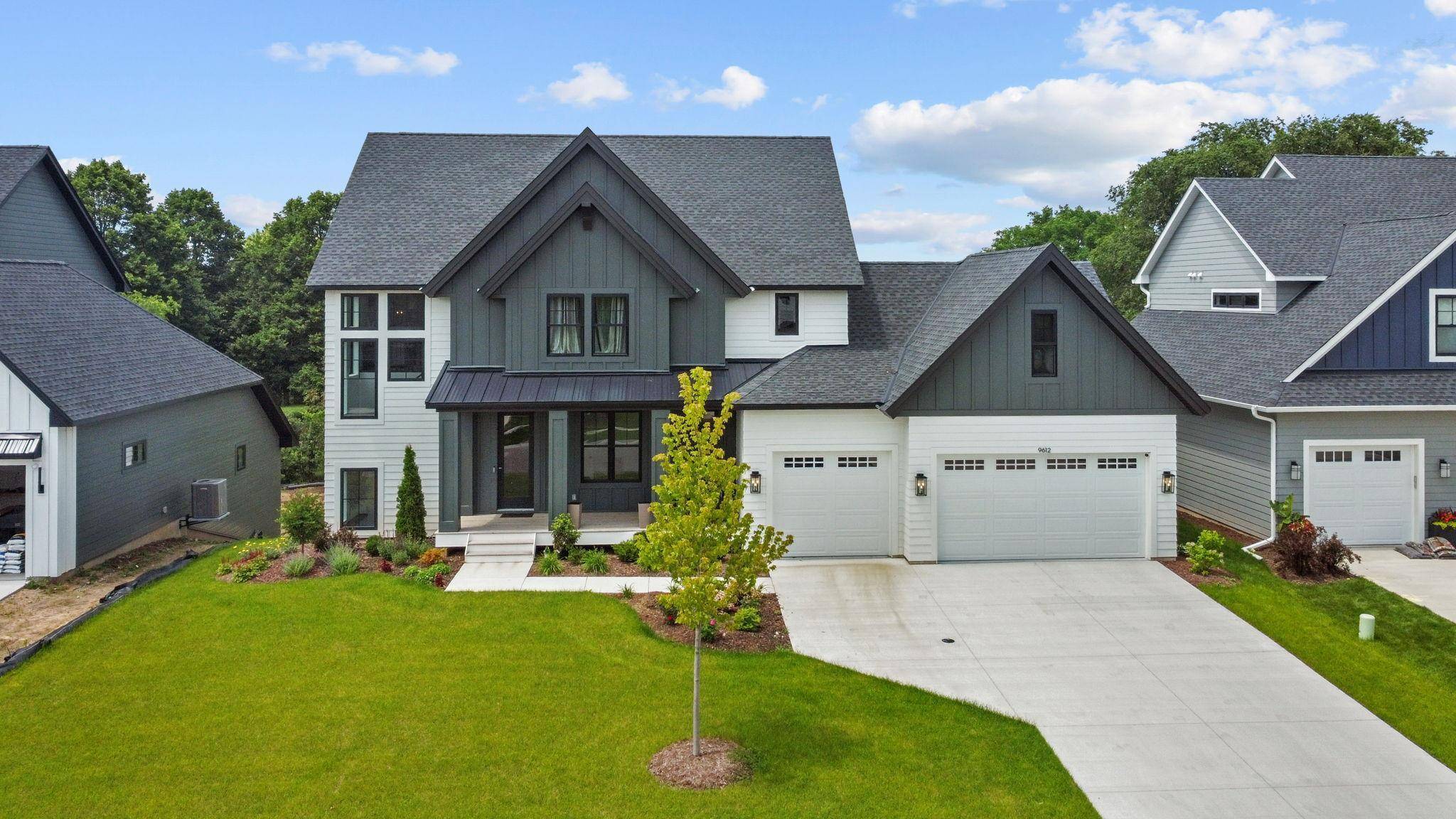 9612 Iron Horse RD, Woodbury, MN 55129