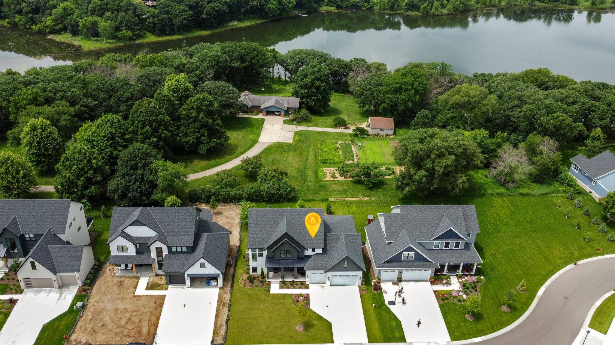 9612 Iron Horse RD, Woodbury, MN 55129