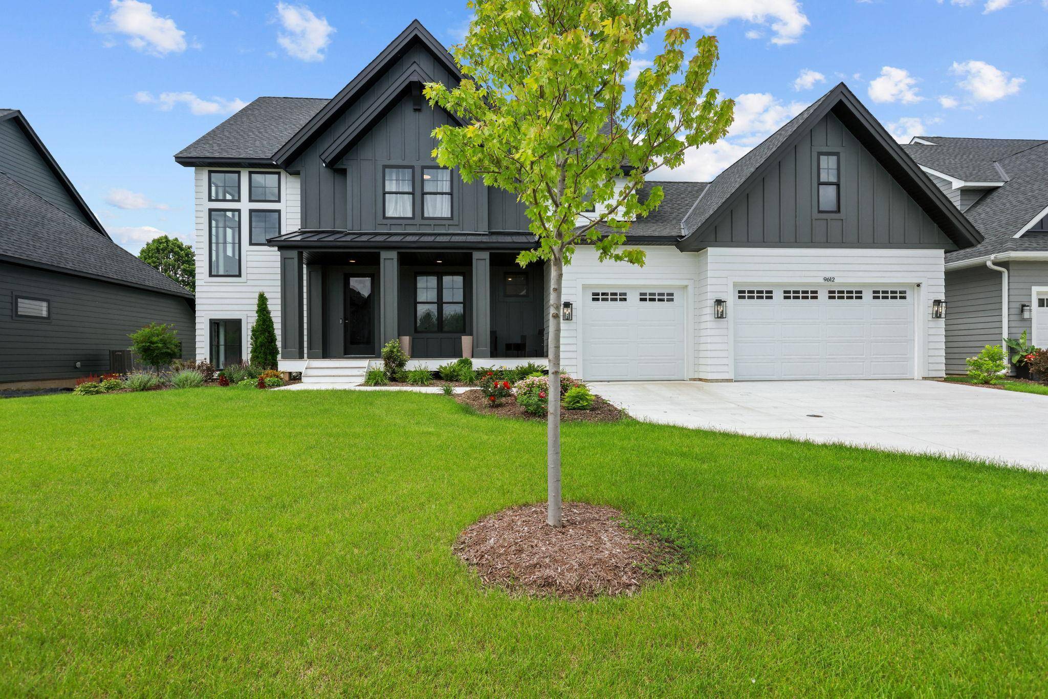 9612 Iron Horse RD, Woodbury, MN 55129