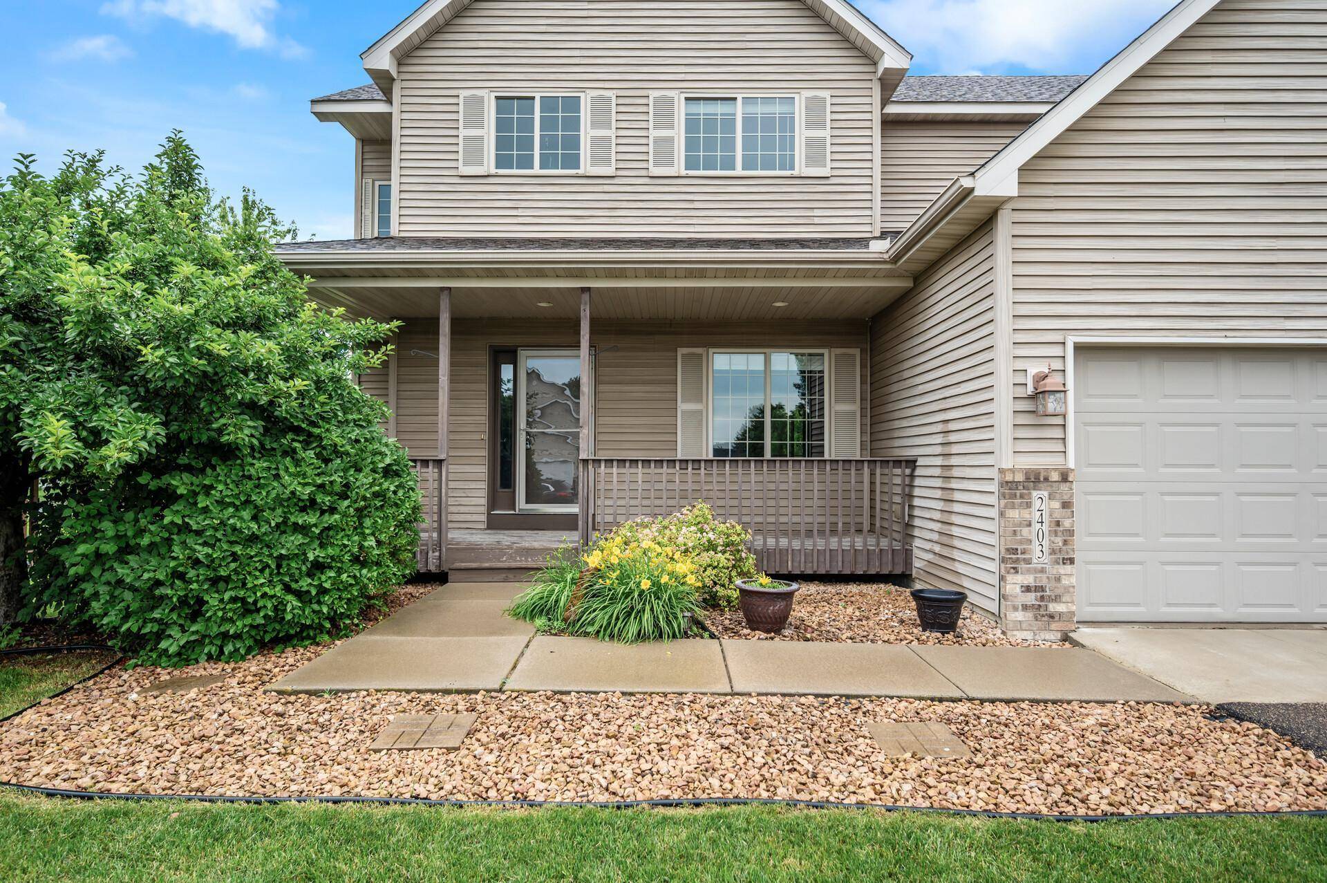 2403 Meadow DR, Buffalo, MN 55313