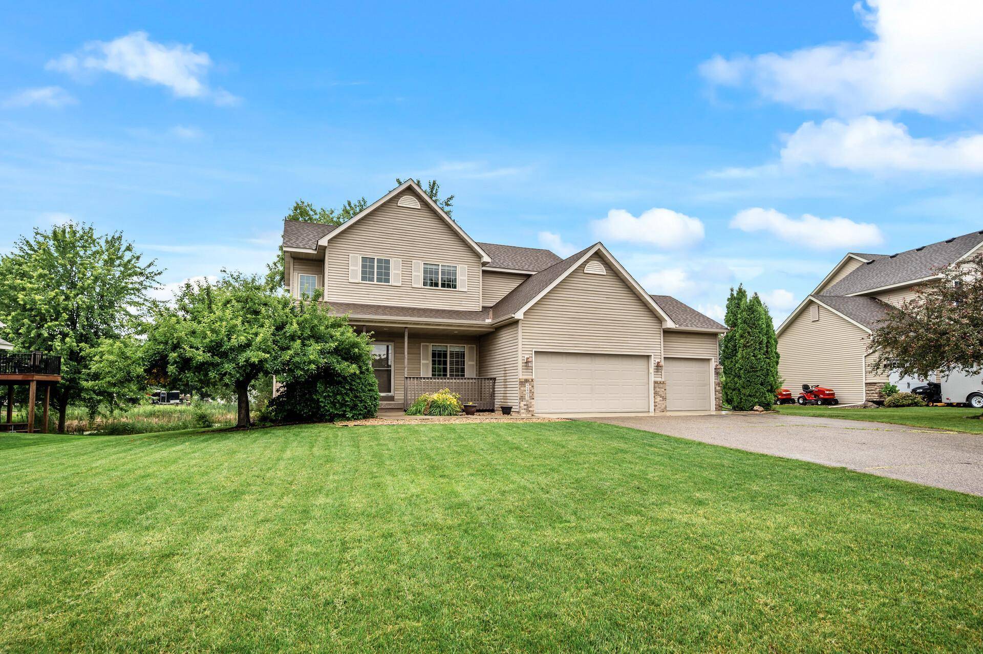 2403 Meadow DR, Buffalo, MN 55313